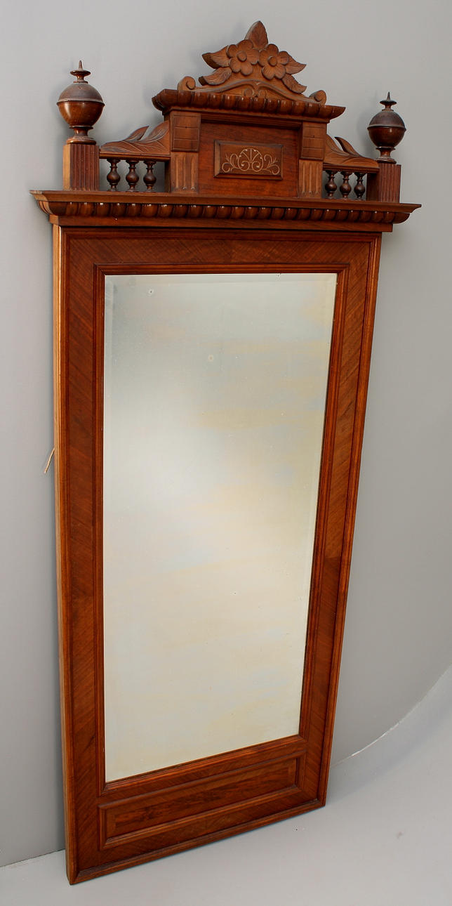 VÄGGSPEGEL, nyrenässans 1800-/1900-tal.