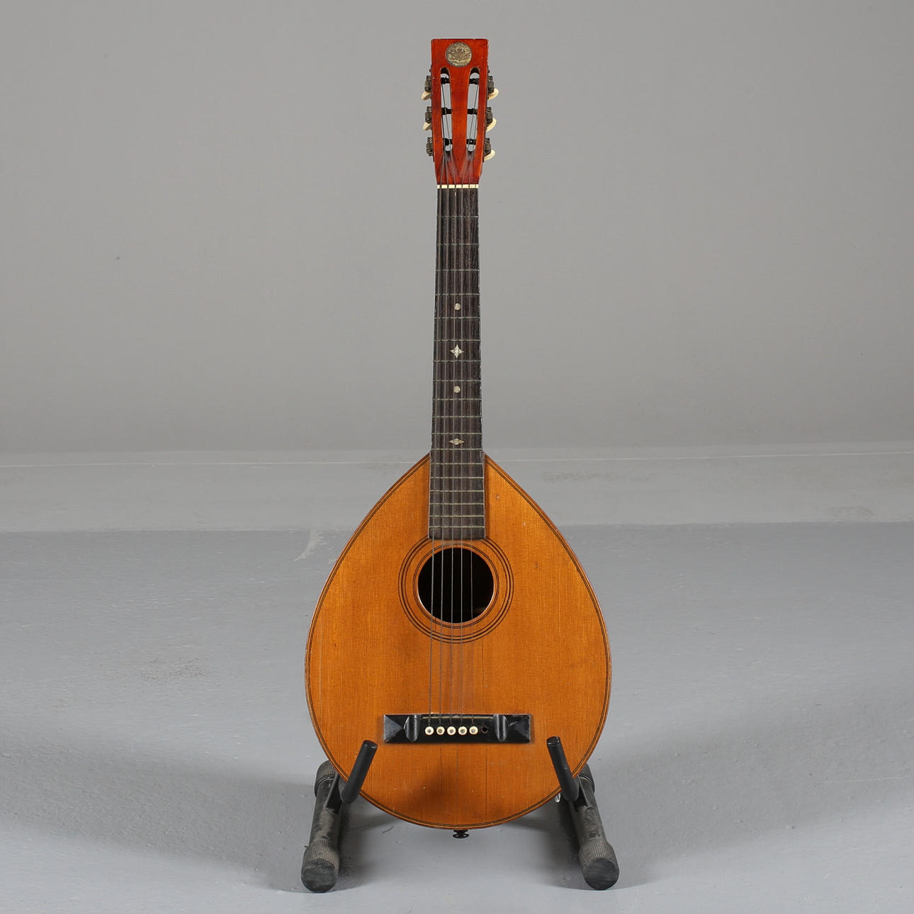 LUTA, 6-string Levin, Herman Carlson, Gothenburg, 1925.