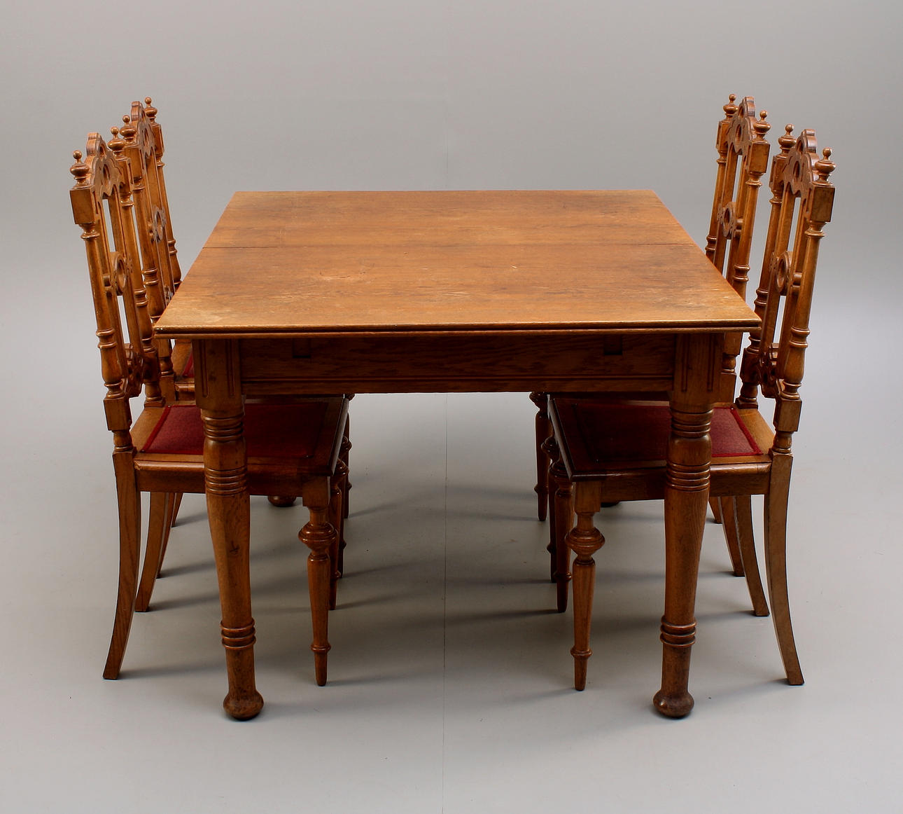 MATGRUPP 5 delar, nyrenässans, ek, 1800-/1900-tal.