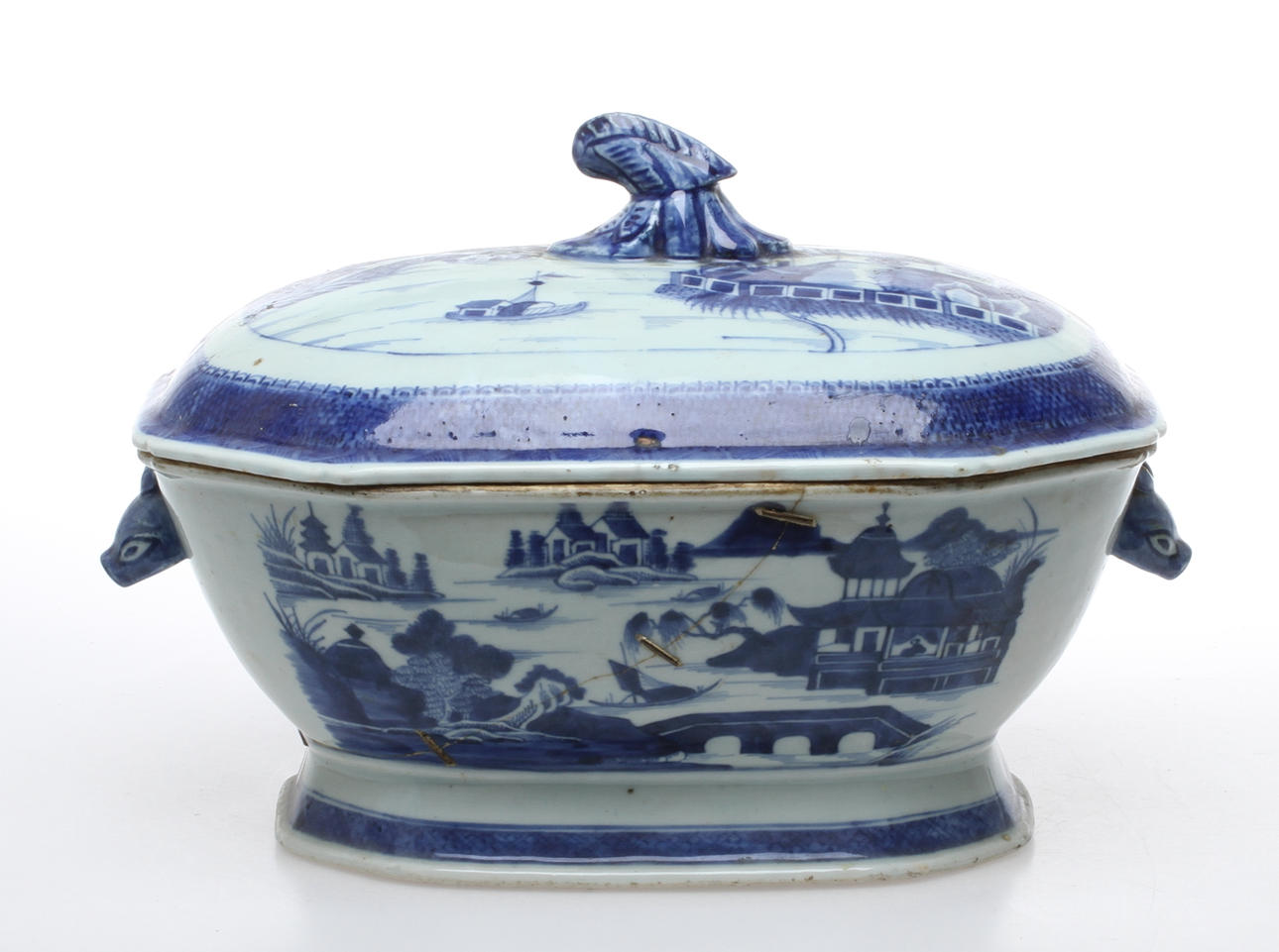 TERRIN, med lock, porslin, Kina.