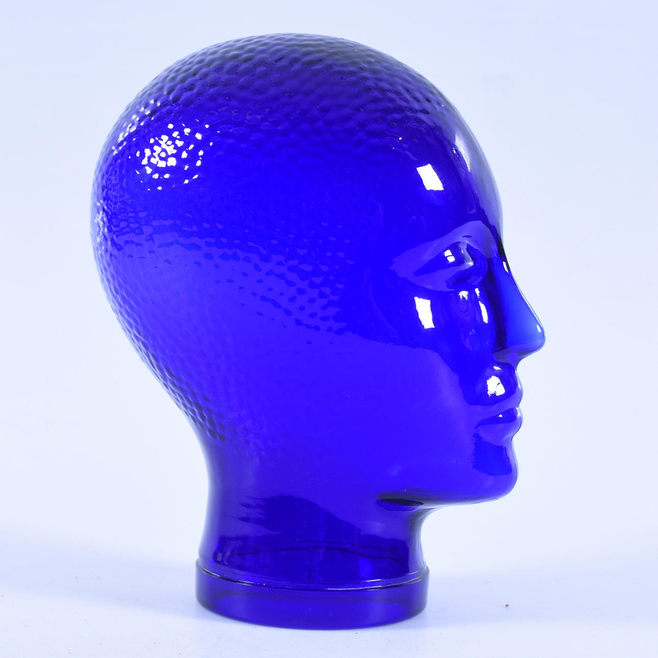 GLASHUVUD, blått glas, 1900-tal.