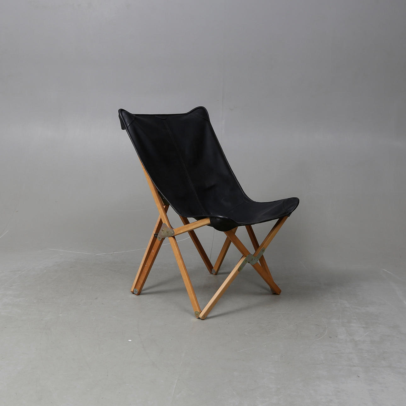 LÆNESTOL, J. Hardy, flagermusmodel.