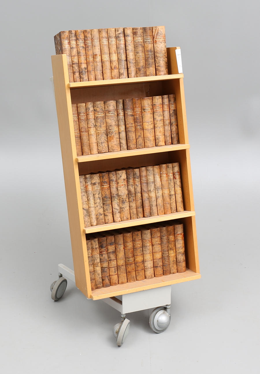 VÄRLDSLITTERATUREN, 50 böcker, Bonniers, 1920-tal.