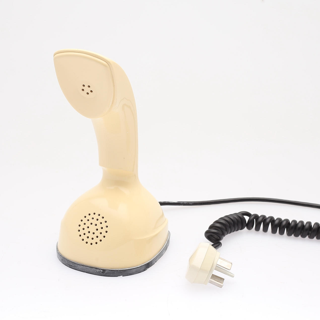 KOBRATELEFON, gulbeige, 1900-talets andra hälft.