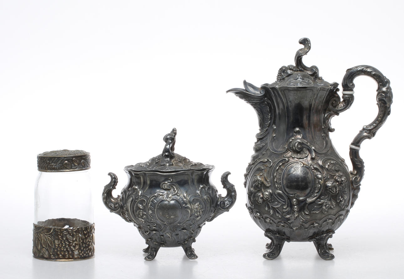 TEKANNA, SOCKERSKÅL, rokokostil, trol England, SYLTBURK, nysilver.