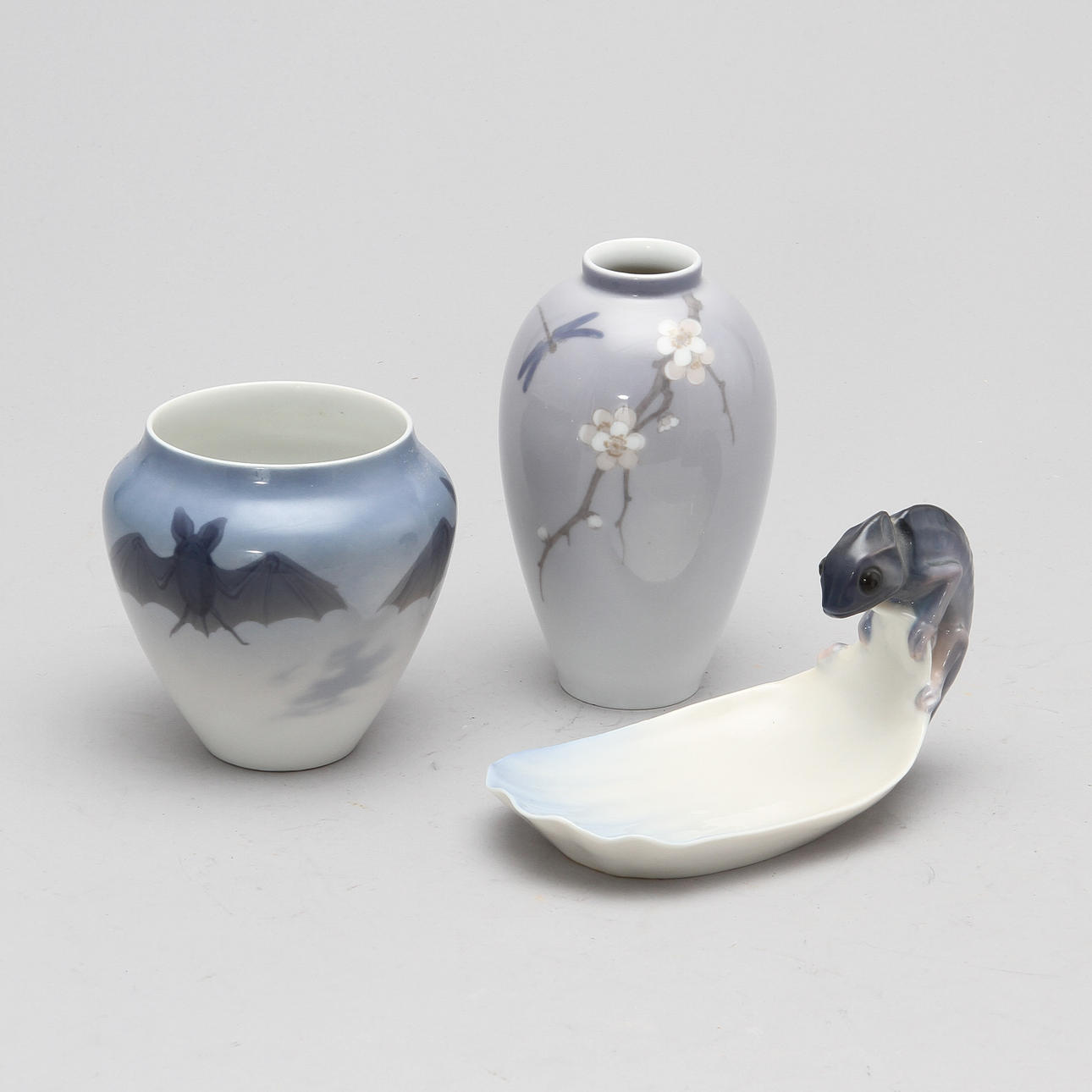 VASER, 2 st samt TVÅLFAT, Rörstrand, Bing&Gröndahl samt Royal Copenhagen.