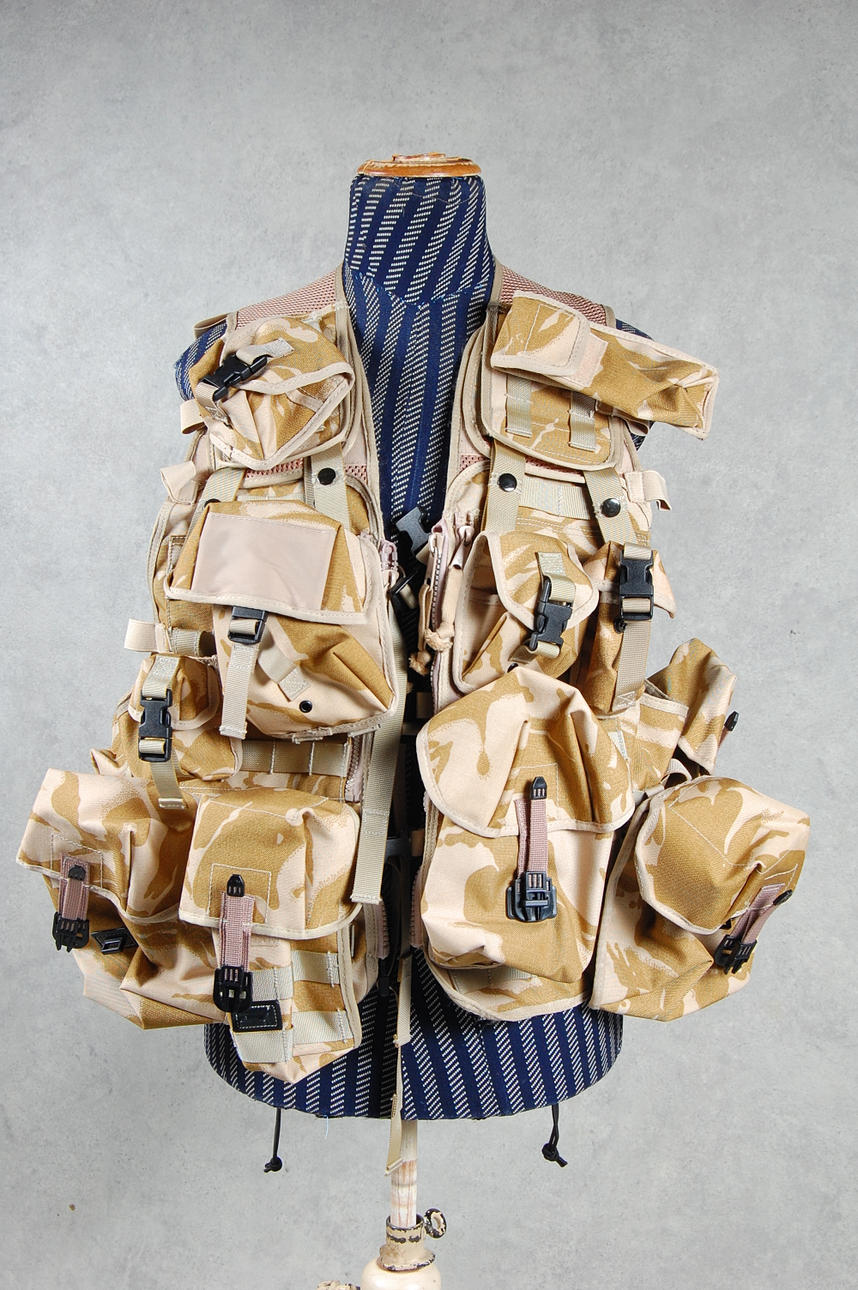 MILITÄRVÄST, för strid.