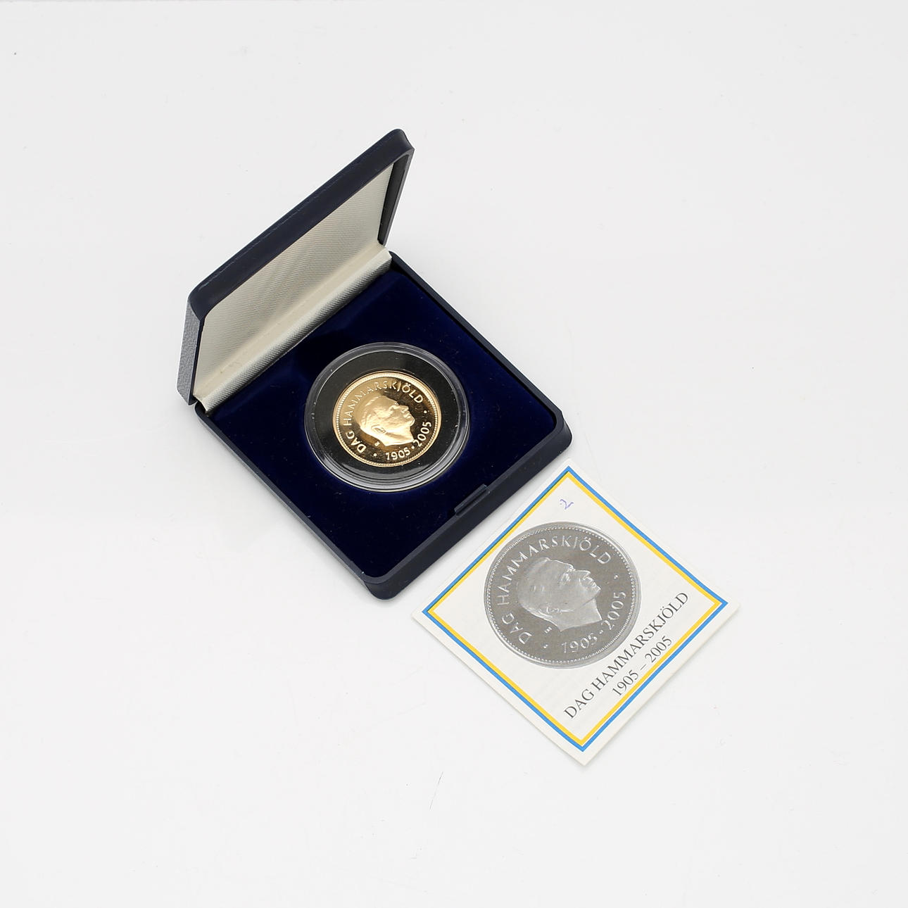 GULDMYNT, 2000 kr, "Dag Hammarskjöld 100 år".