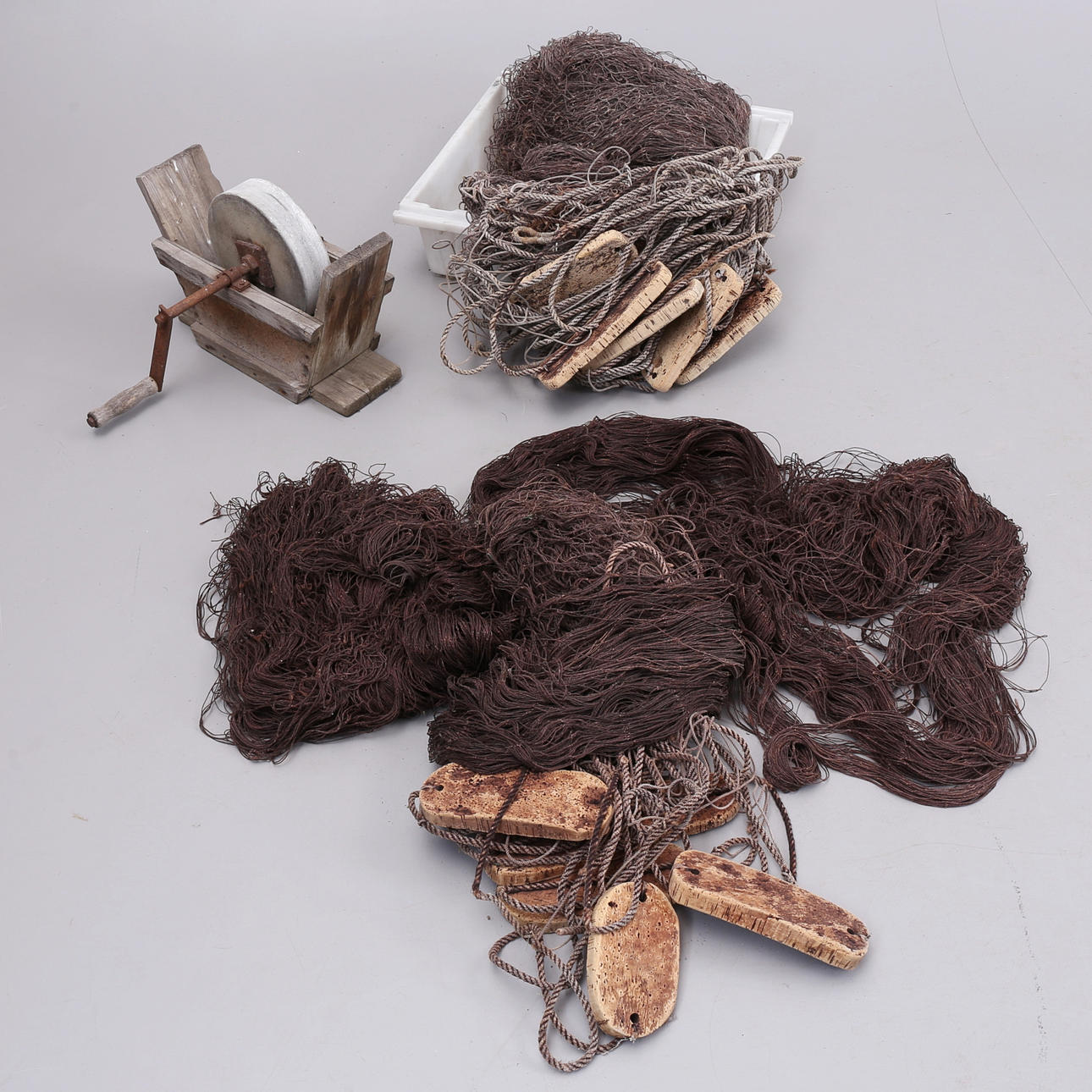 LAXNÄT, 2 st samt SLIPSTEN.