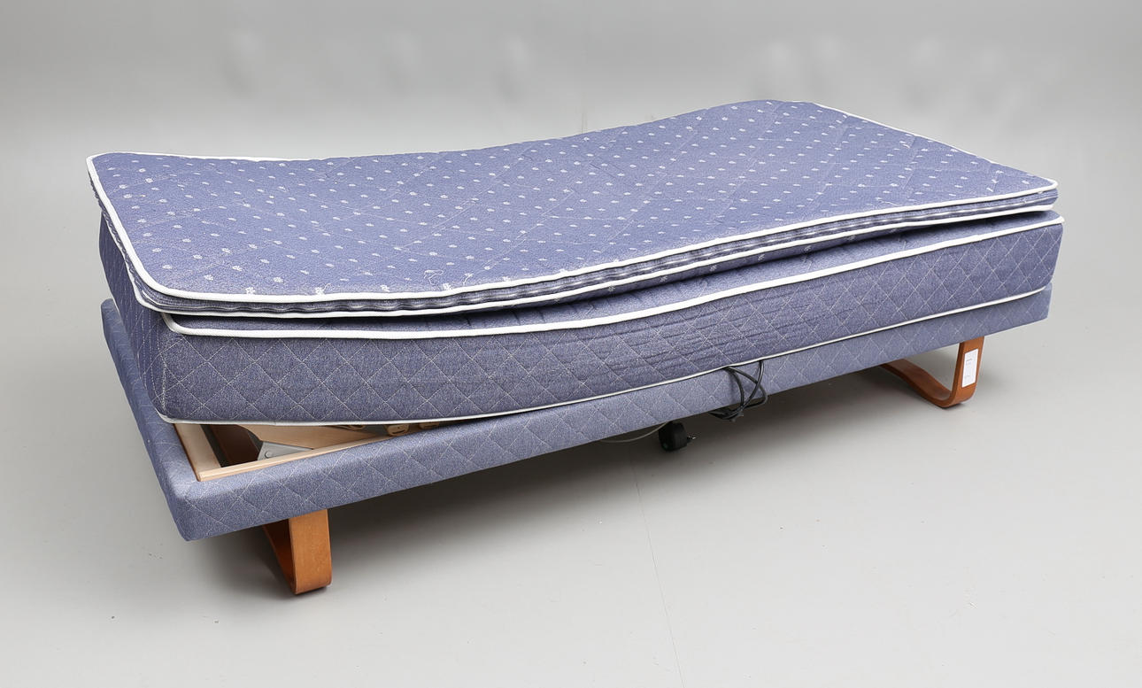 SÄNG, Viking, höj och sänkbar.