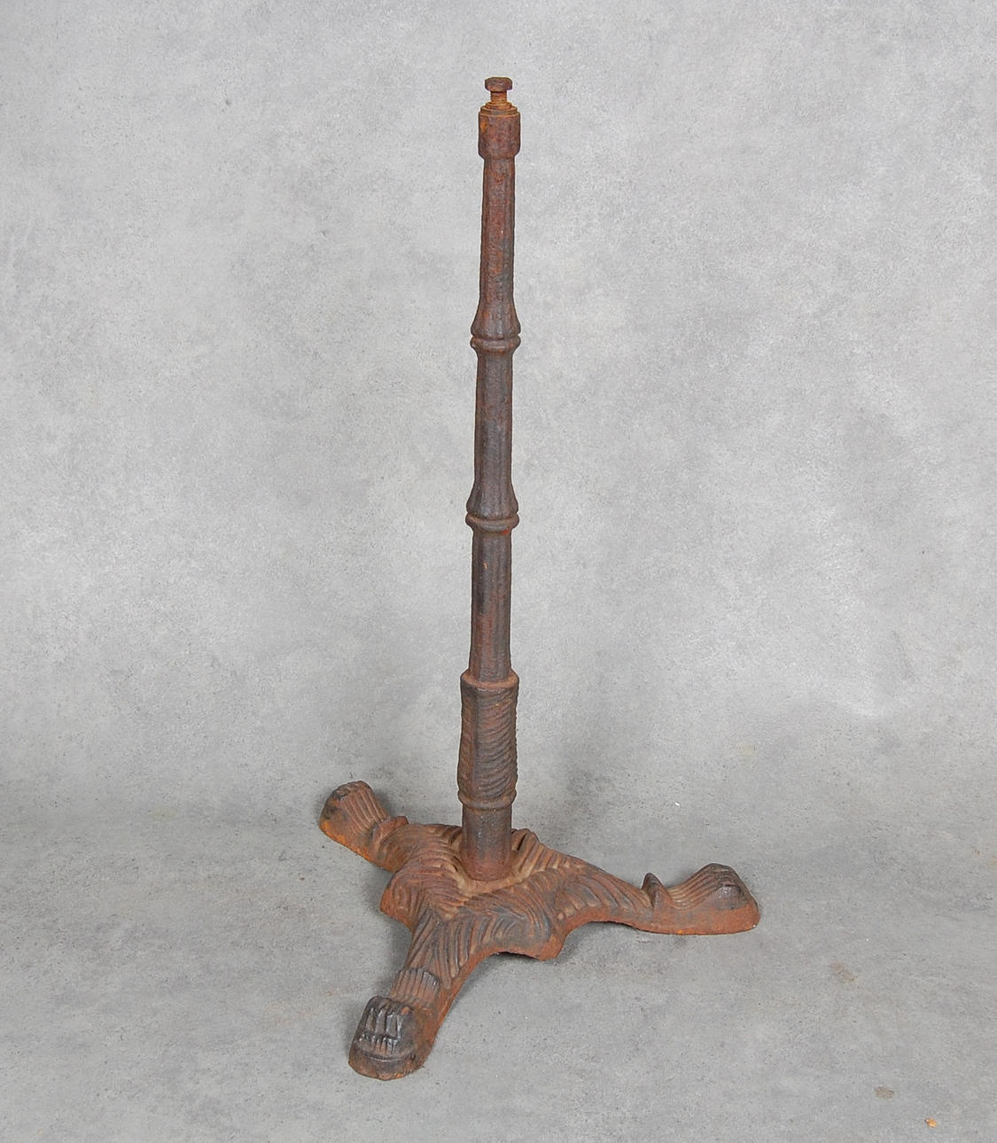 UNDERREDE till trädgårdsbord, gjutjärn, 1900-talets första hälft.