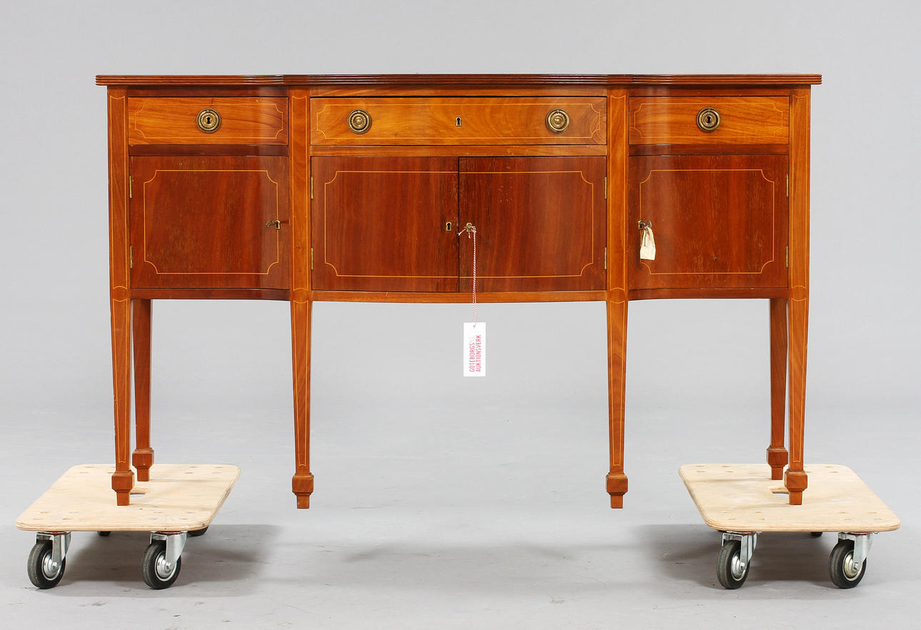 SIDEBOARD, 1900-tal.