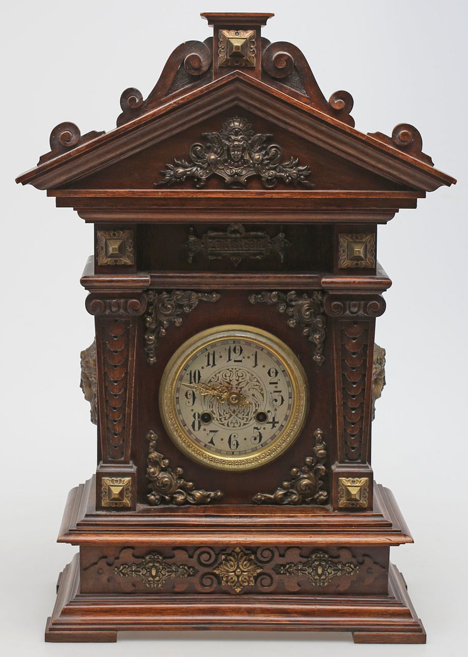 TABLE PENDULUM, Renaissance style, 1800s / 1900s.