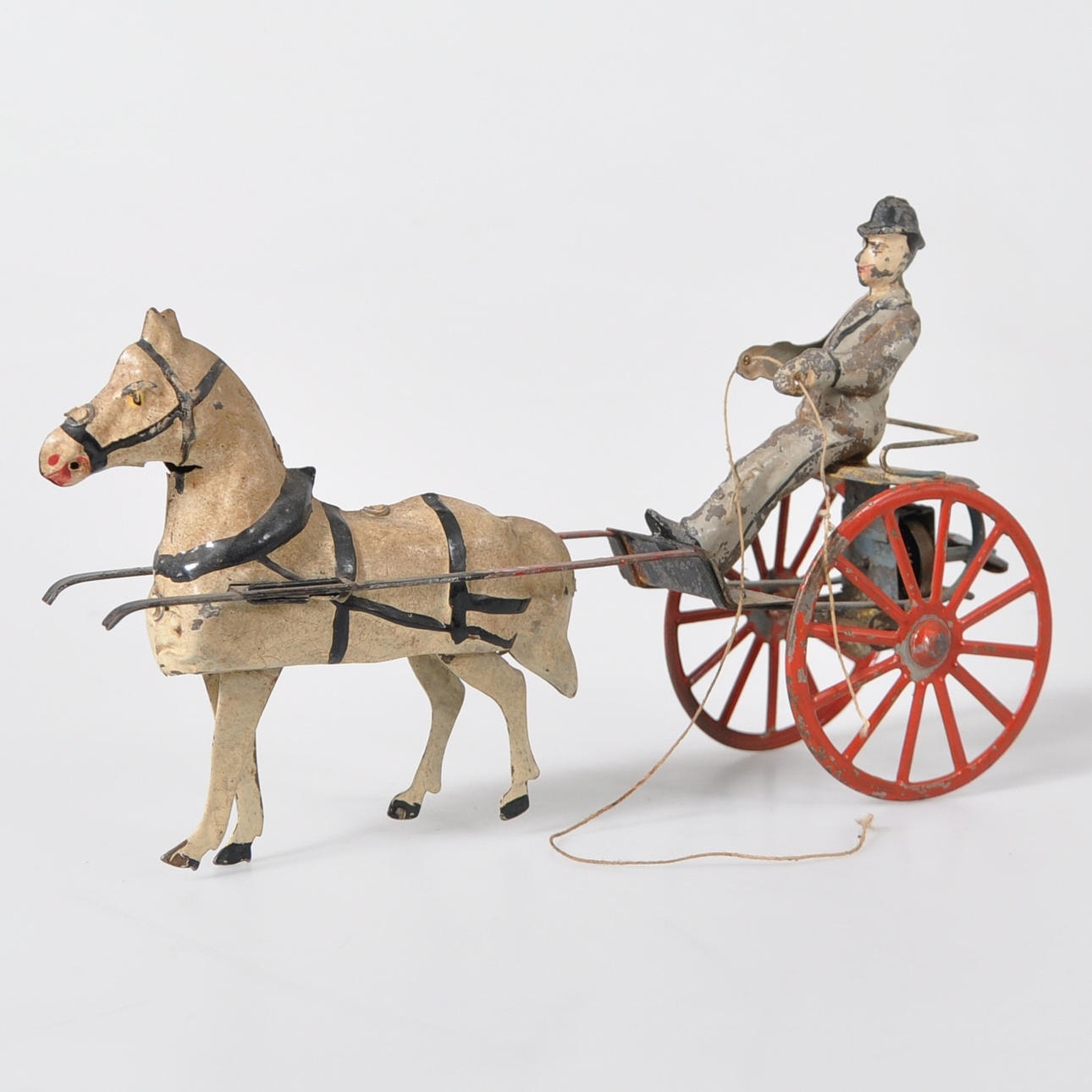 PENNY LEGETØJ. Hestevogn og herre omkring 1930.