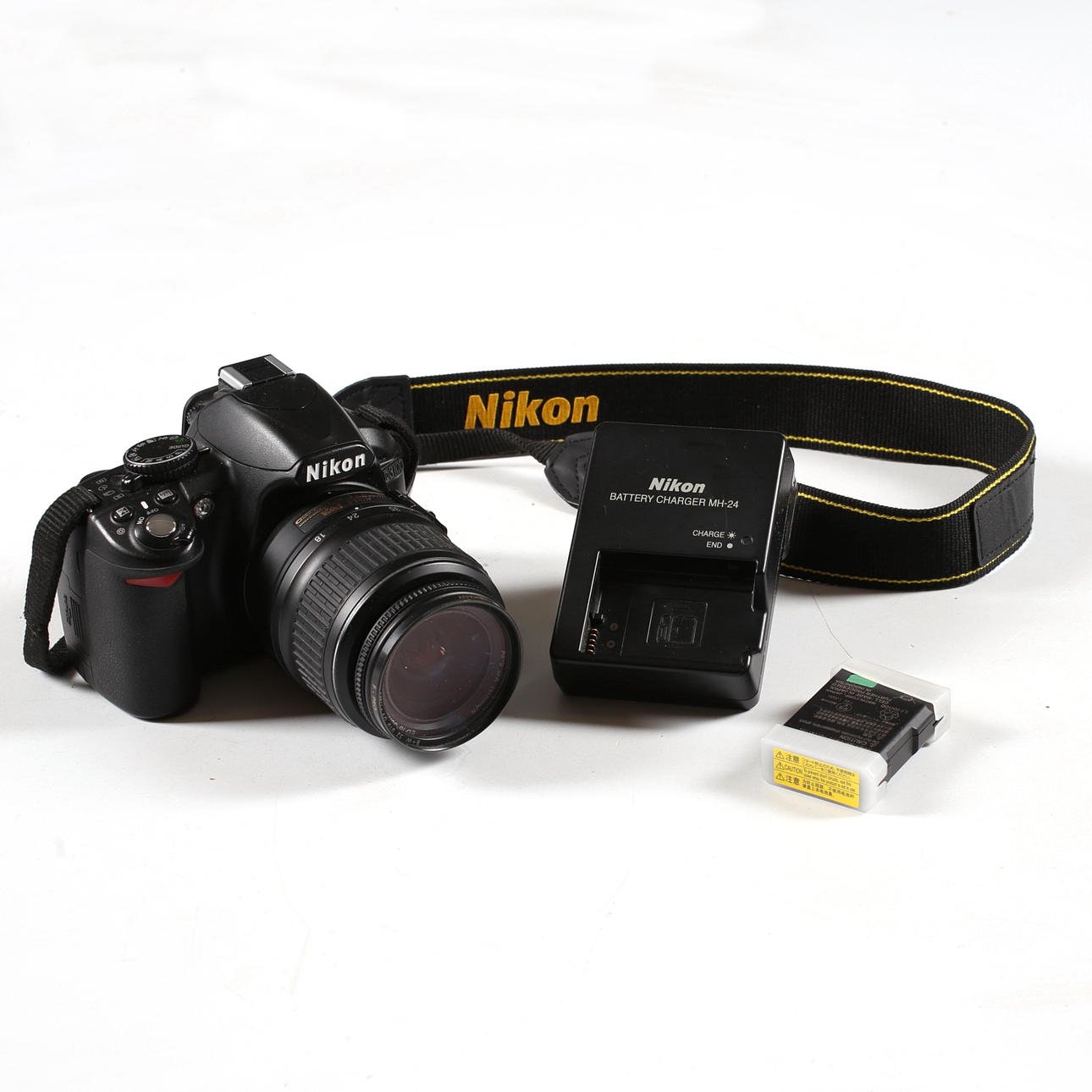 CÁMARA, Nikon D3100, 2010.