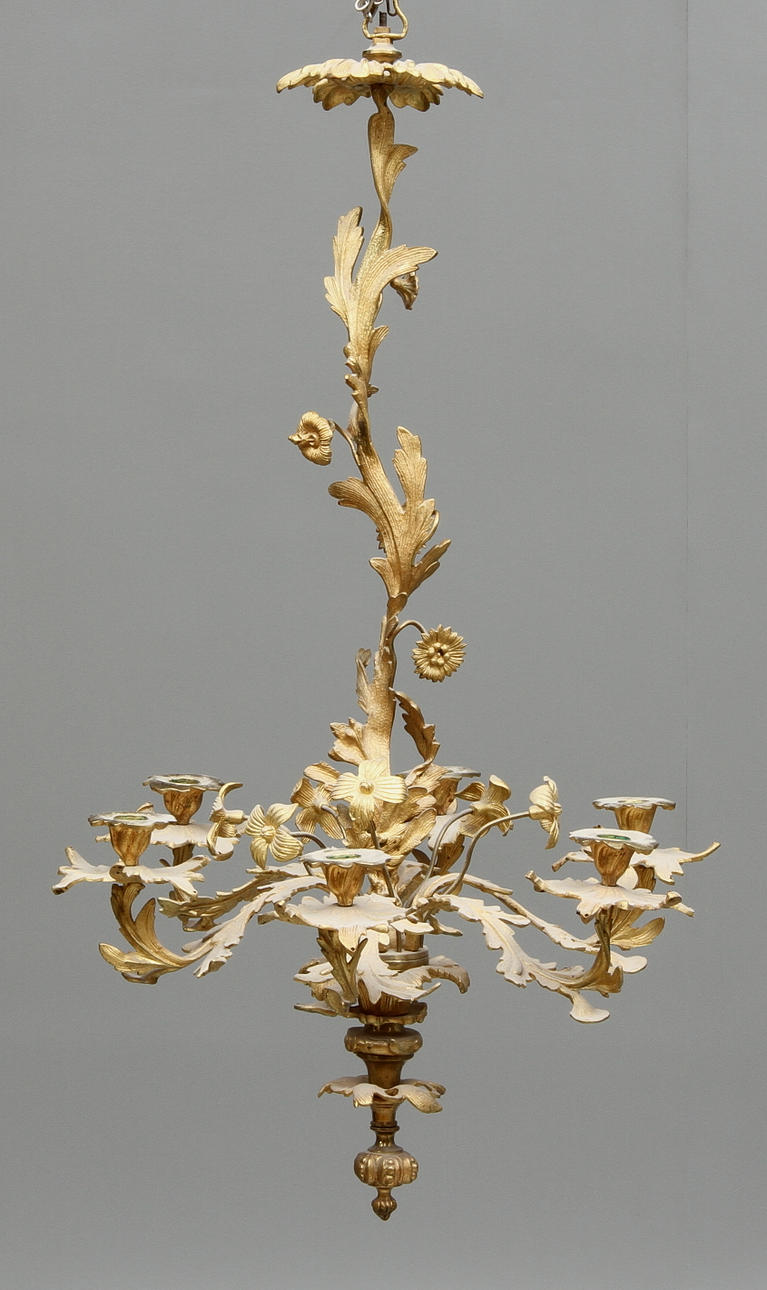 LJUSKRONA, med 6 ljusarmar, dekor av blommor och blad.