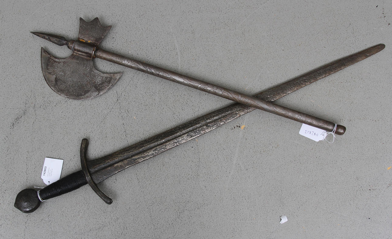 DEKORATIONSVAPEN, 2 st, 1900/2000-tal.