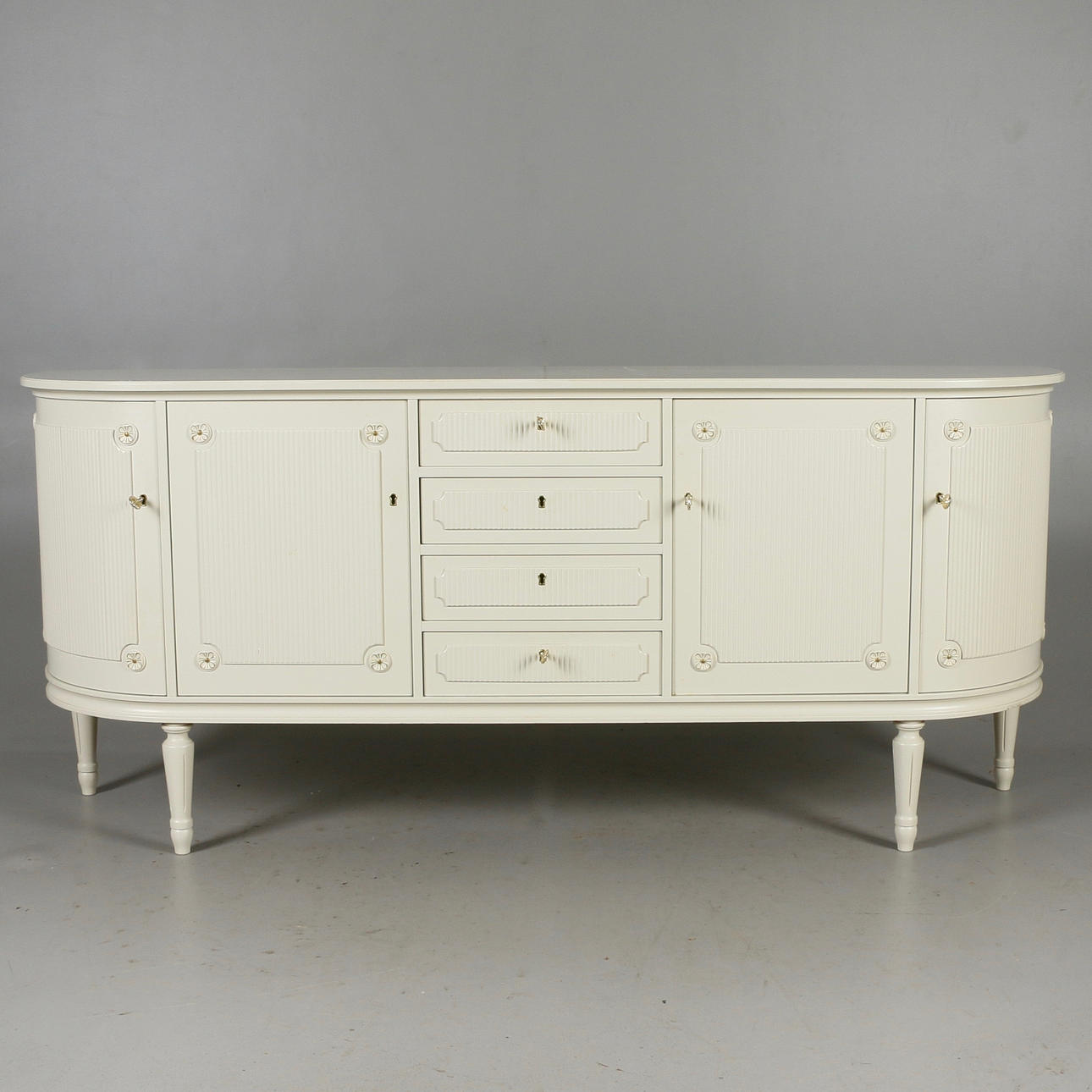 SIDEBOARD, gustaviansk stil, 1900-tal.