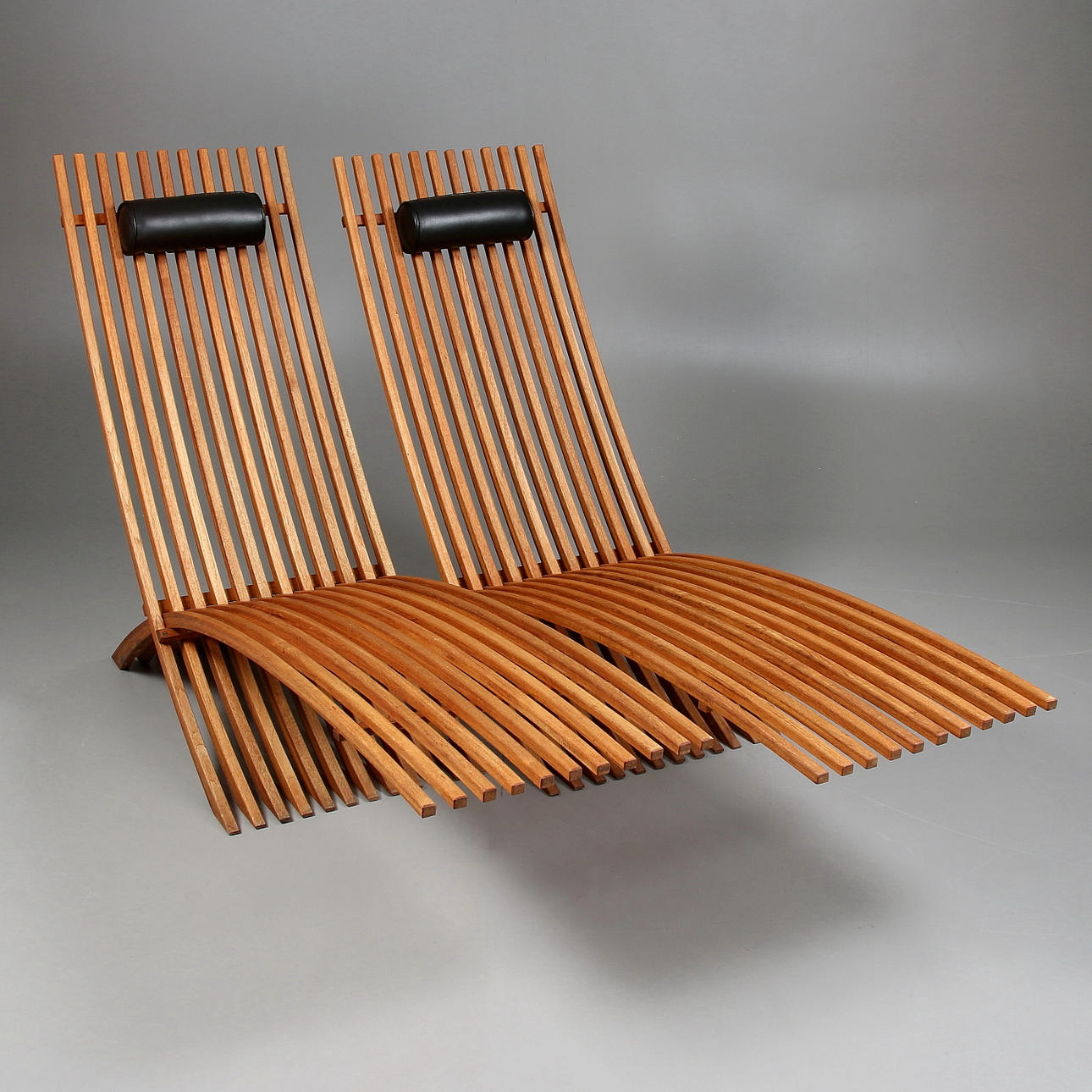 DÄCKSTOLAR, 2 st, Nozib, Nils-Ole Zib, Bergaform, 1900-/2000-tal.