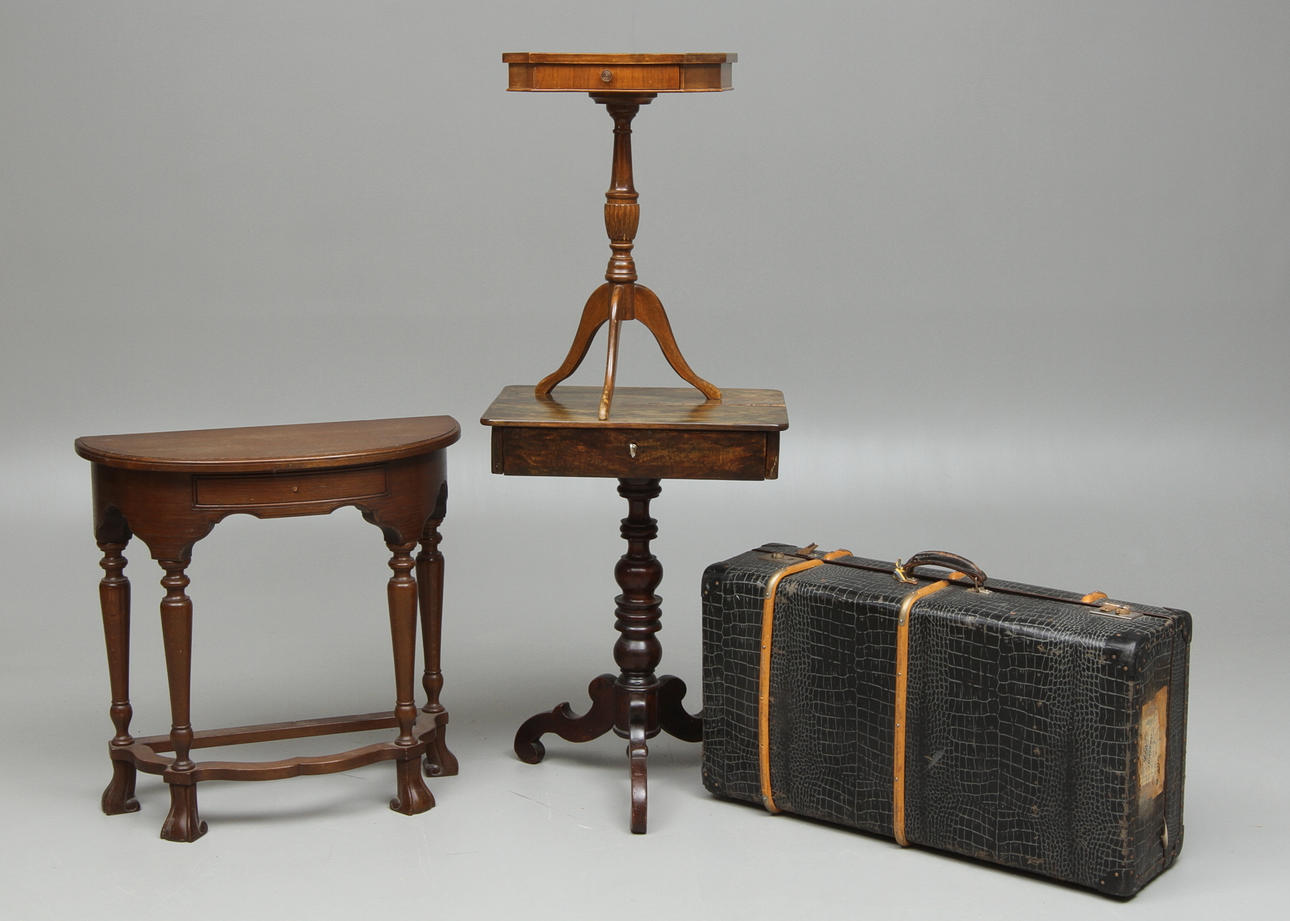 KOFFERT, KONSOLBORD, SYBORD 2 st, 18 och 1900-tal.