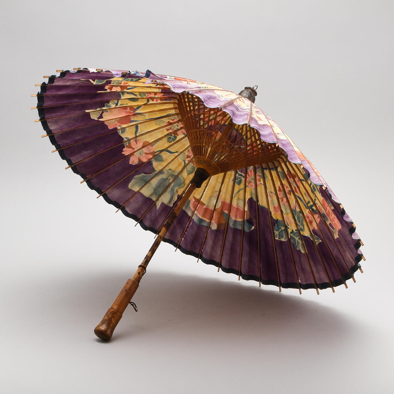 PARASOLL, Orientalisk, 1900-talets första del.