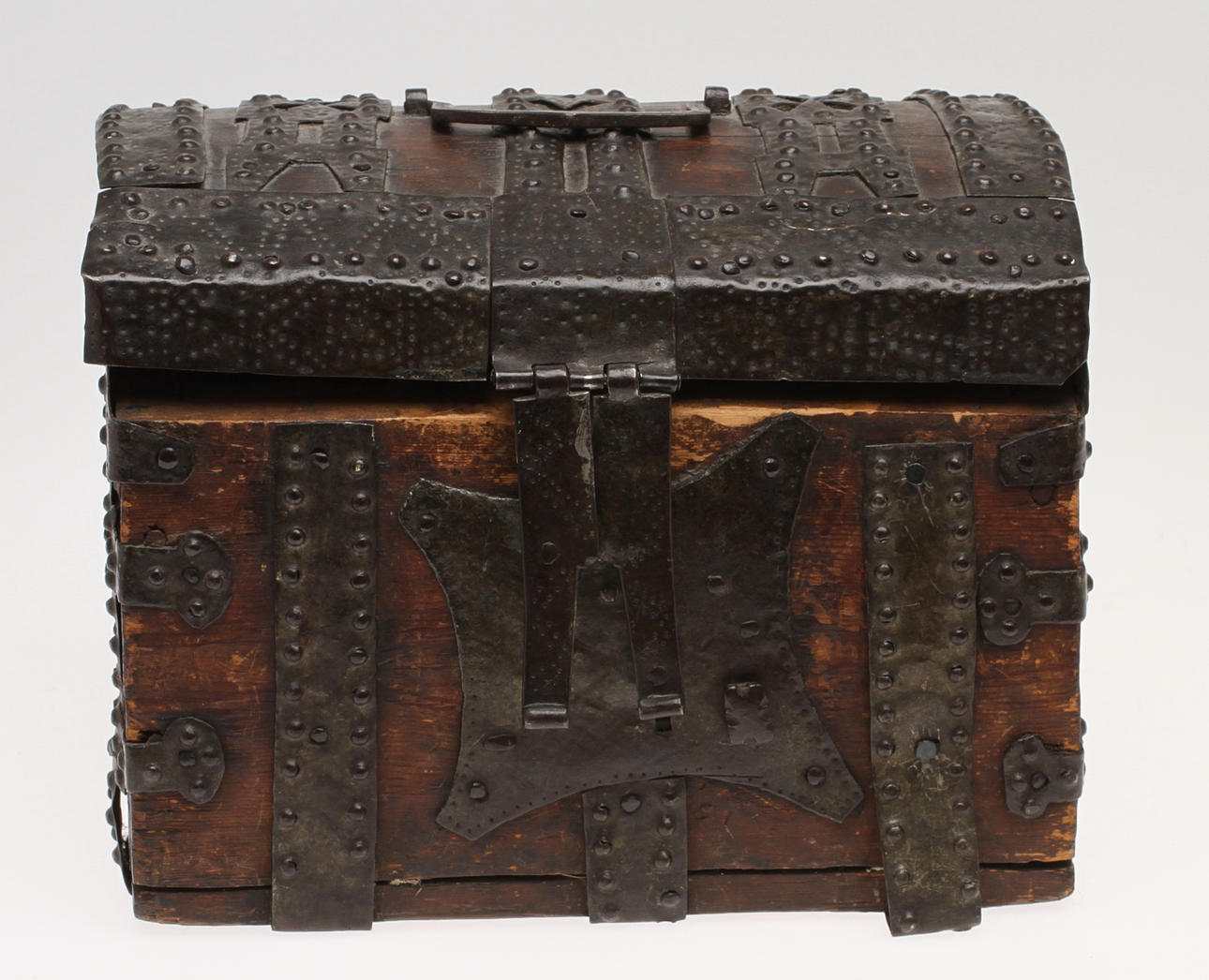 SKRIN, med metallbeslag, 17/1800-tal.