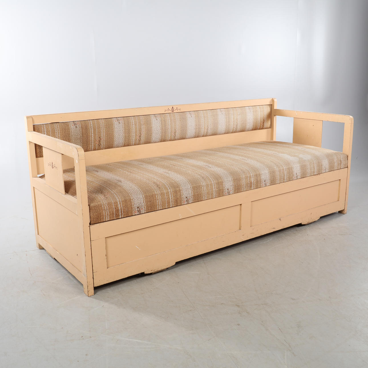 BÄDDSOFFA, trä,1900-tal.