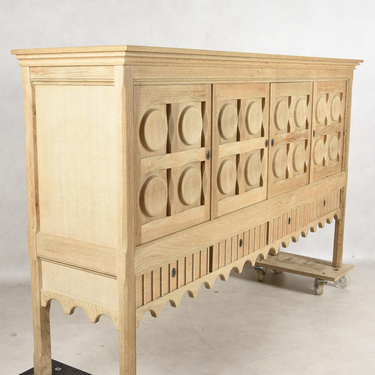 SIDEBOARD, Eiche, zweite Hälfte des 20. Jahrhunderts.
