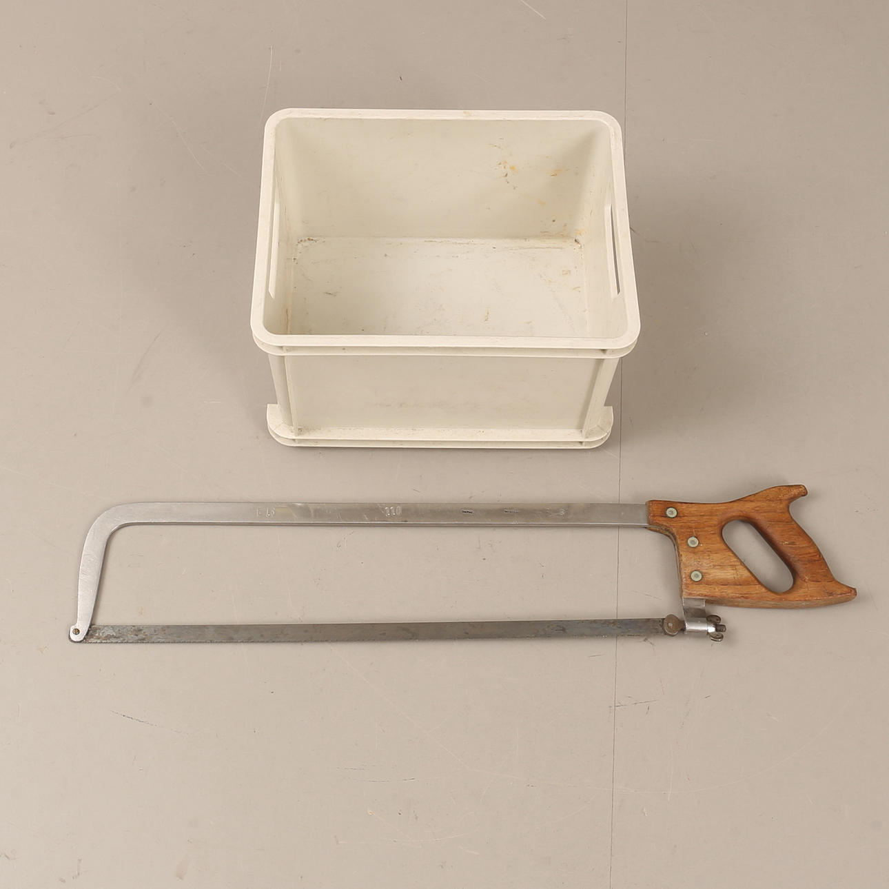 STYCKSÅG. PLASTBACK.