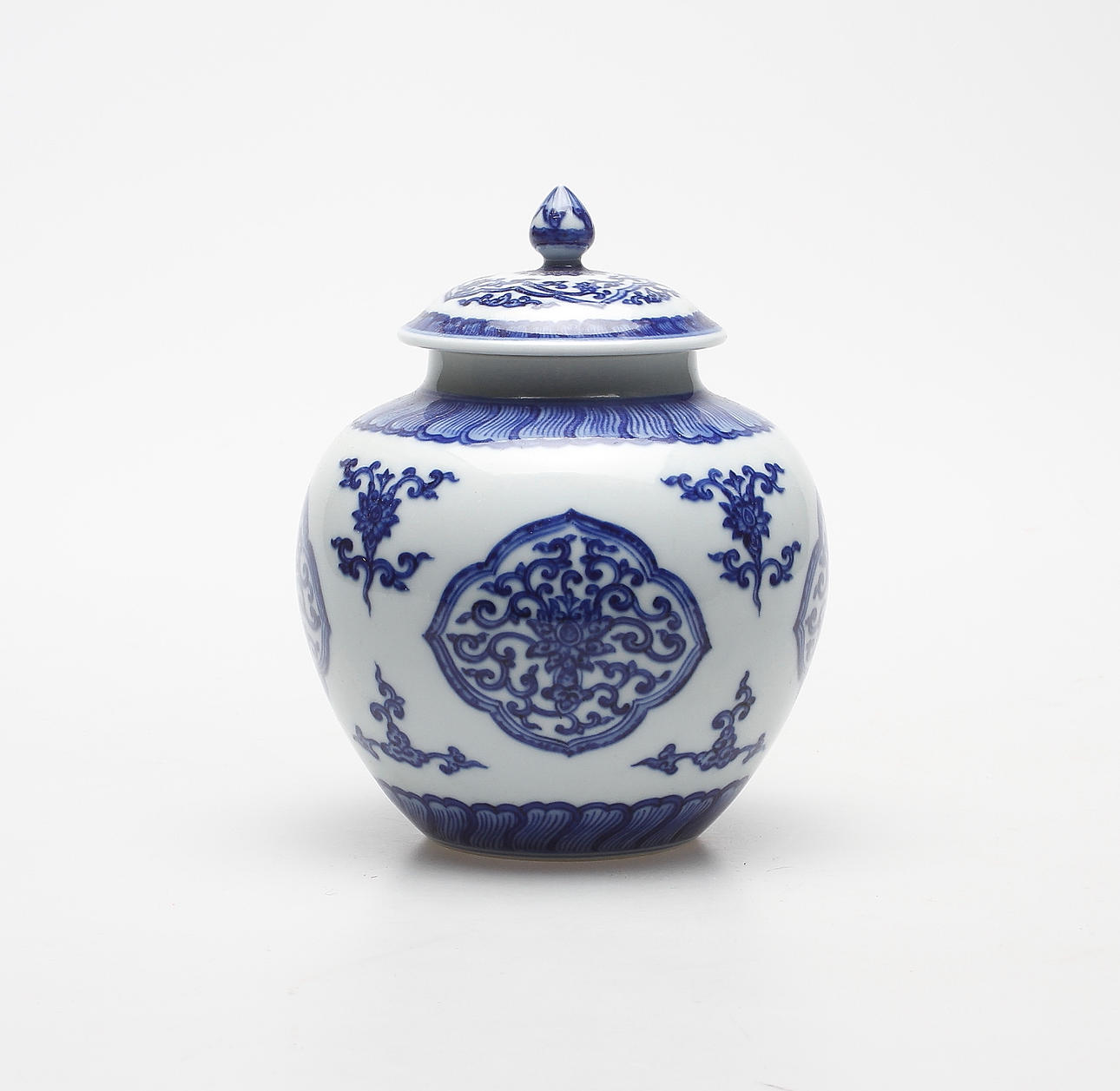 LOCKSKÅL, porslin, Kina, 1900-tal.