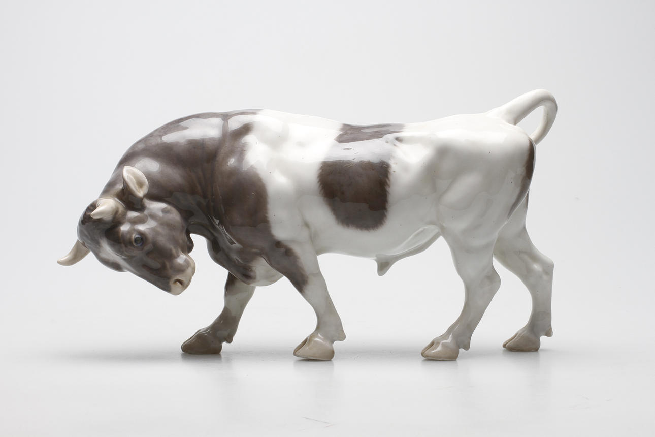 FIGURIN, porslin, Lauritz Jensen, Royal Copenhagen, signerad.