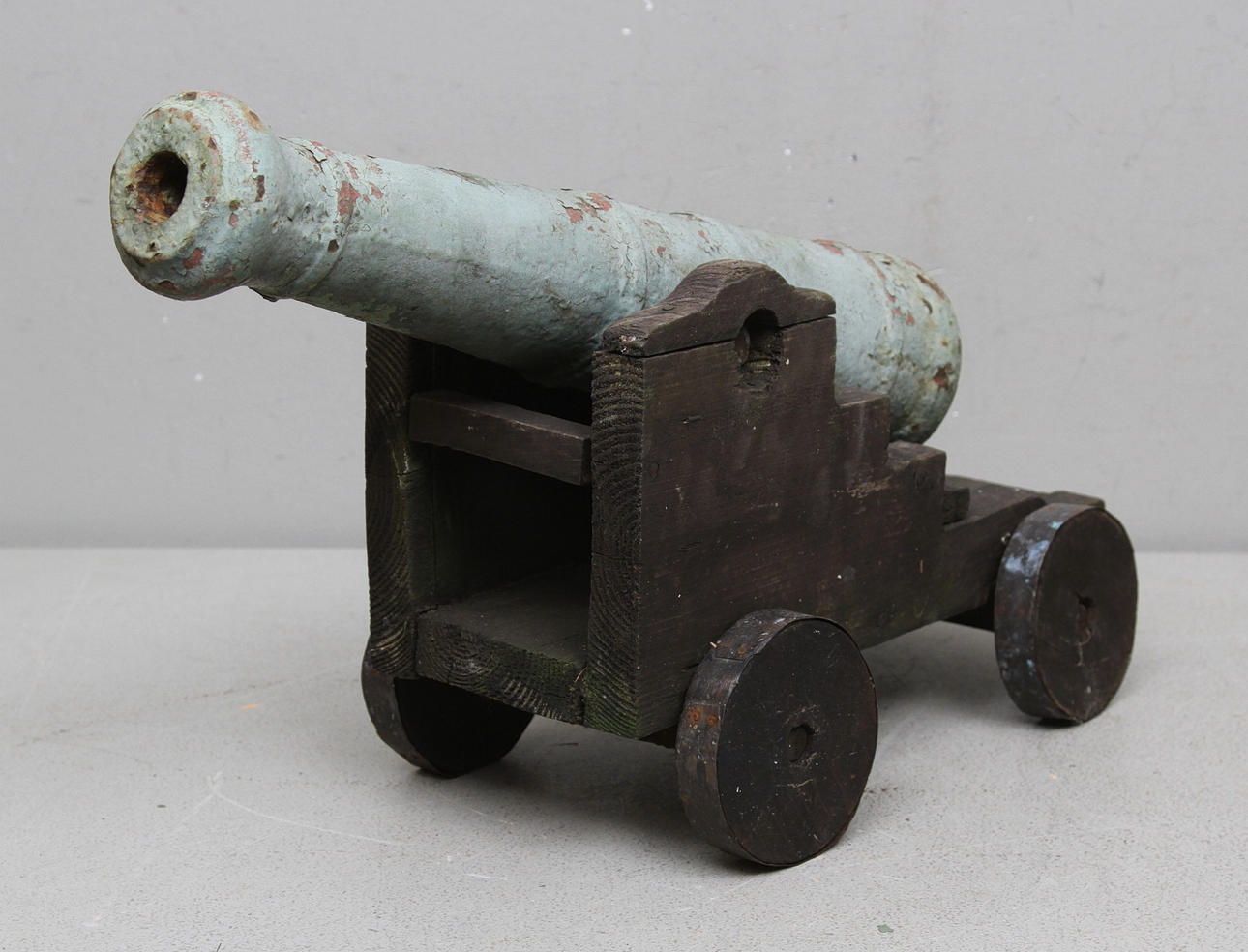 SALUTKANON på LAVETT, gjutjärn, 1700/1800-tal.