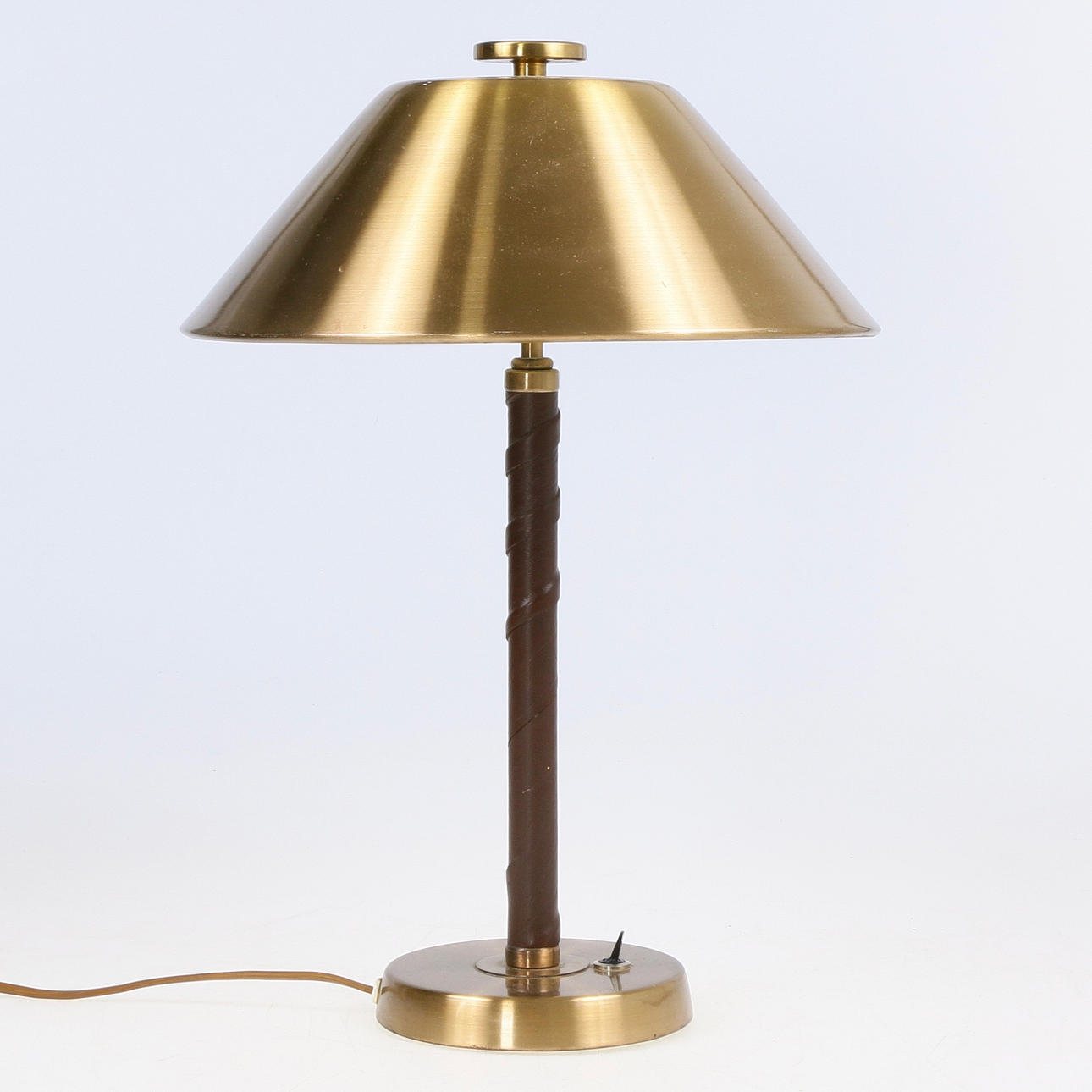 BORDSLAMPA, mässing, Einar Bäckström, Malmö, 1940-/50-tal.