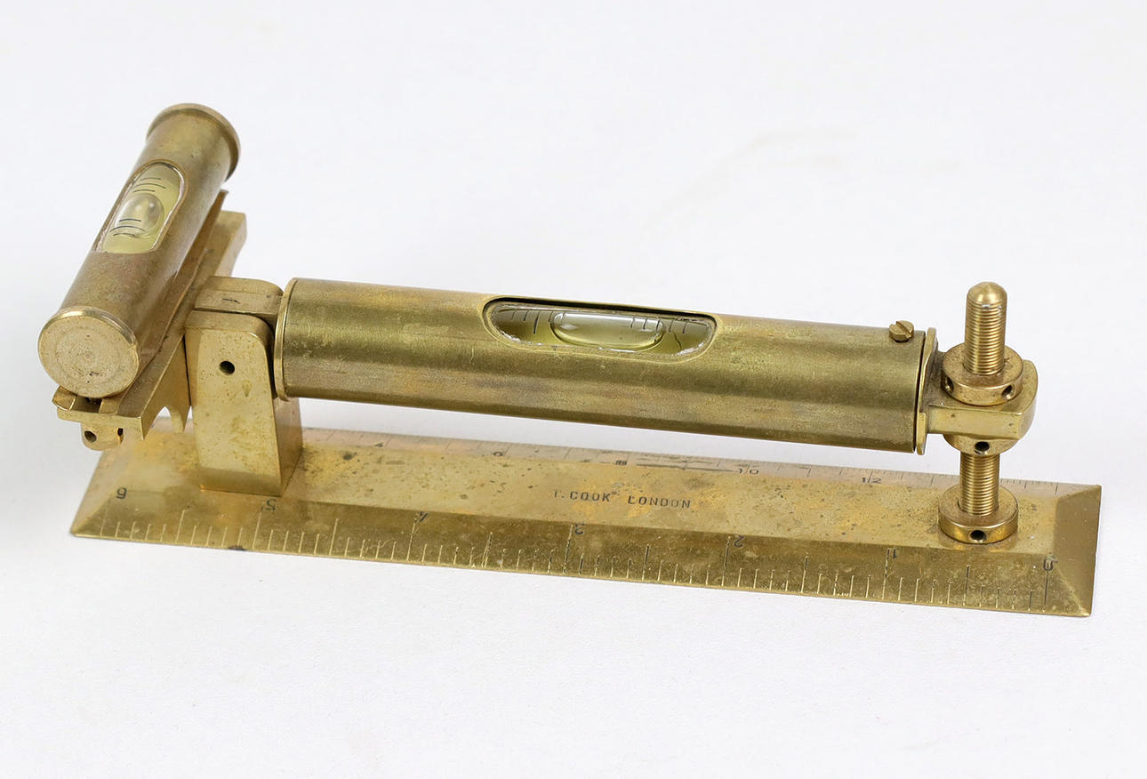 OLD SPIRIT LEVEL.