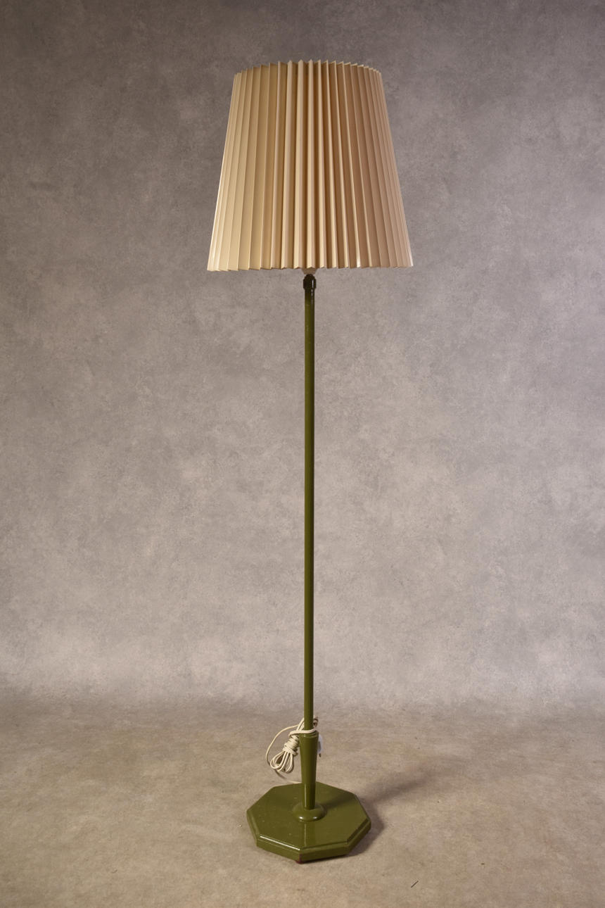 GOLVLAMPA, 1940 tal.