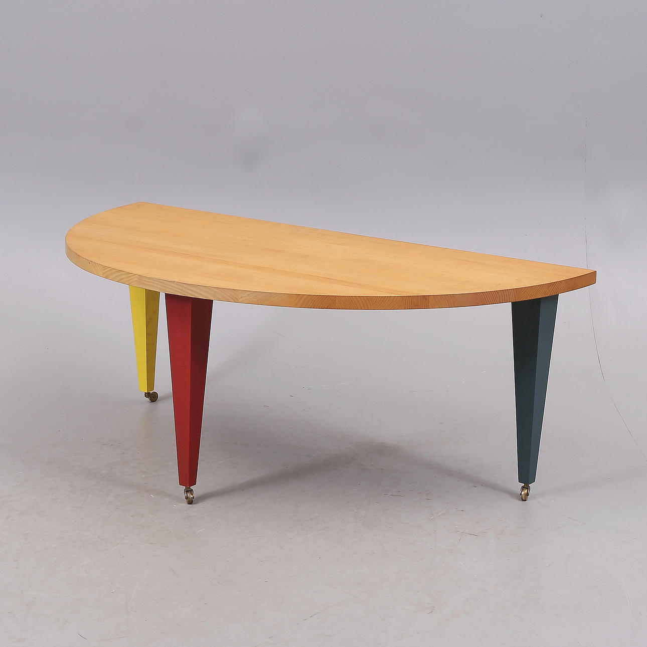 JONAS BOHLIN. Mesa de centro, "Obelisco".