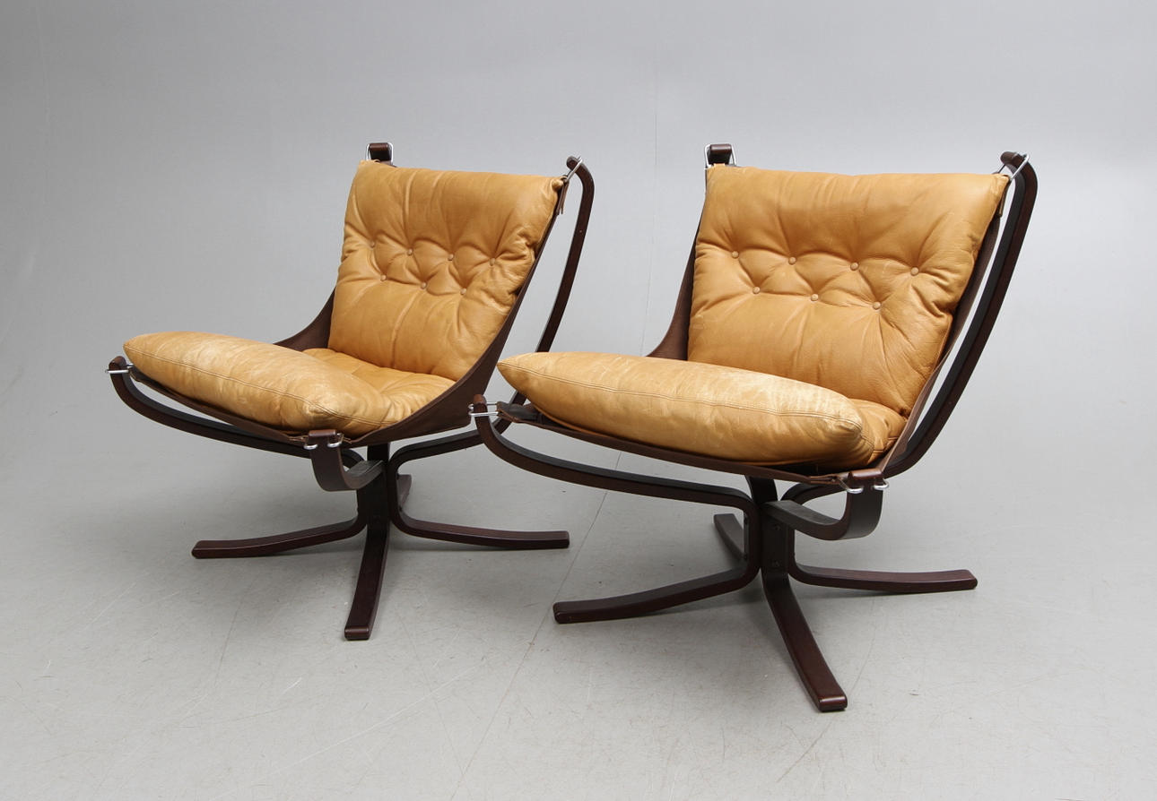 FÅTÖLJER, 2 st, "Falcon Chair", Sigurd Resell, Vatne Möbler, Norge.