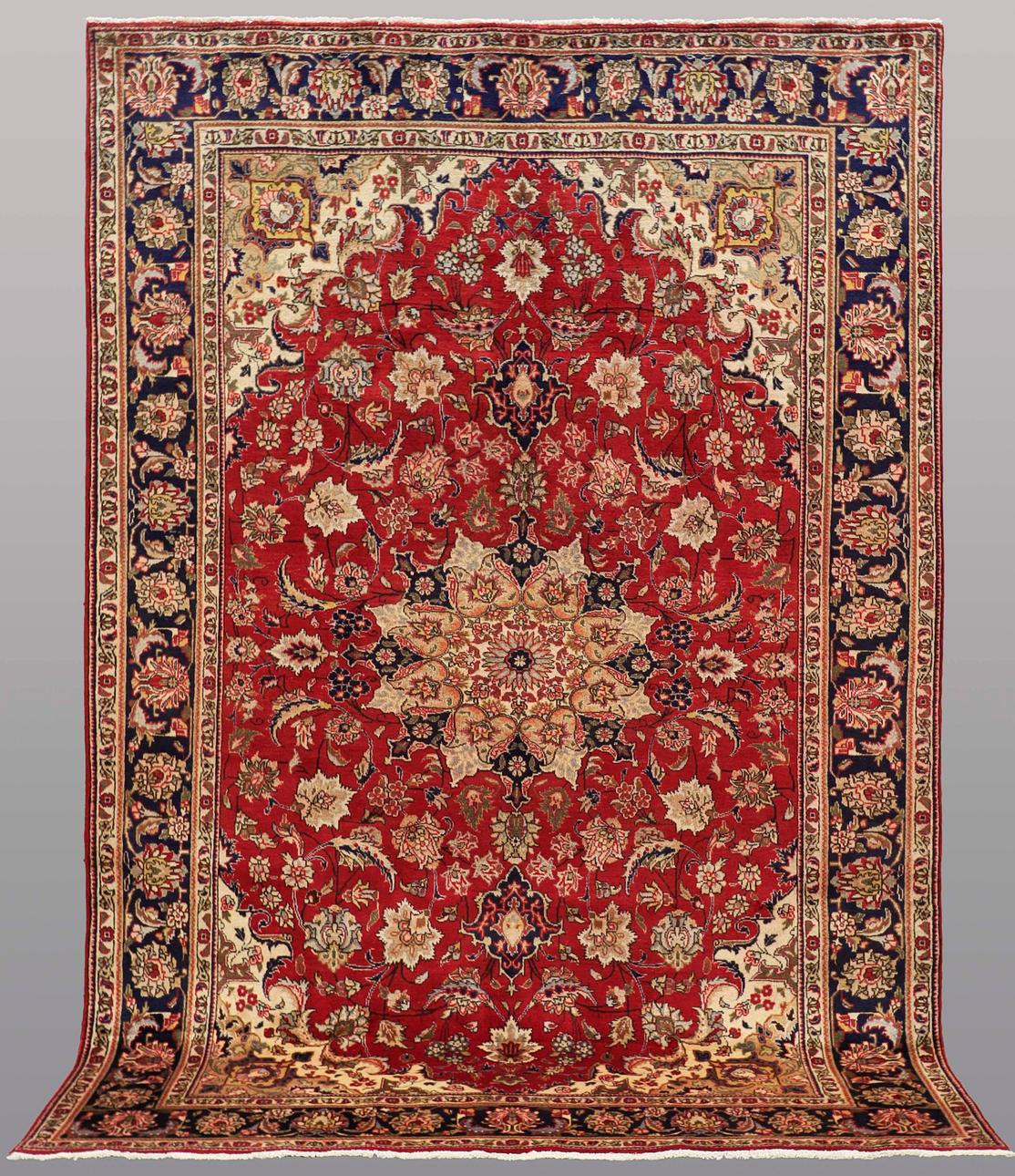 MATTA, Meshed, cirka 305 x 202 cm.