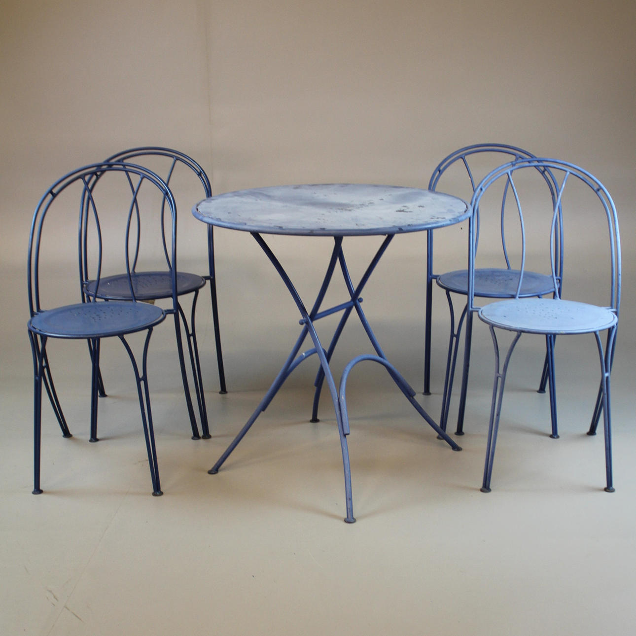 TRÄDGÅRDSMÖBLER metall 4 stolar samt bord IKEA.