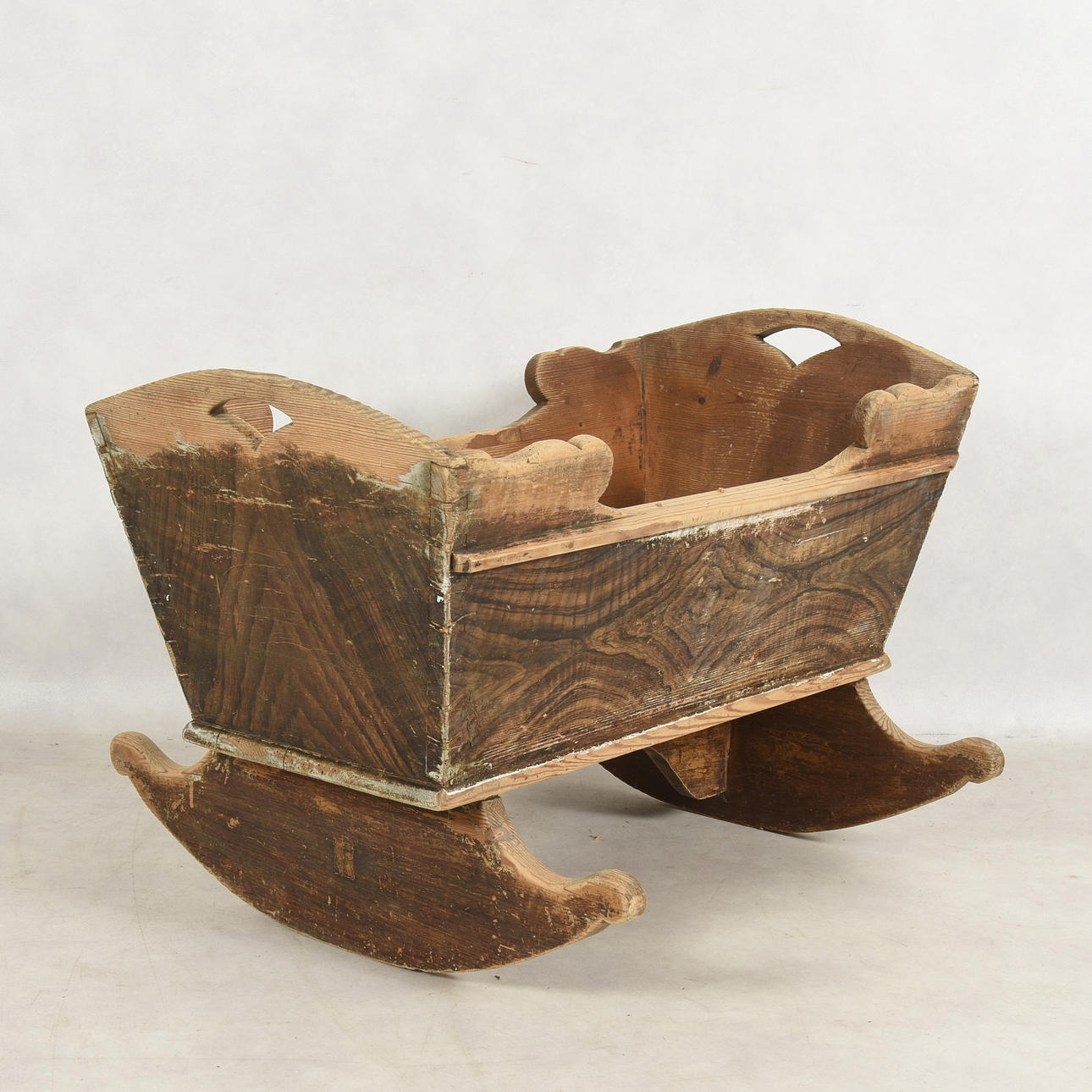 WIEGE, Holz, 19. Jahrhundert.