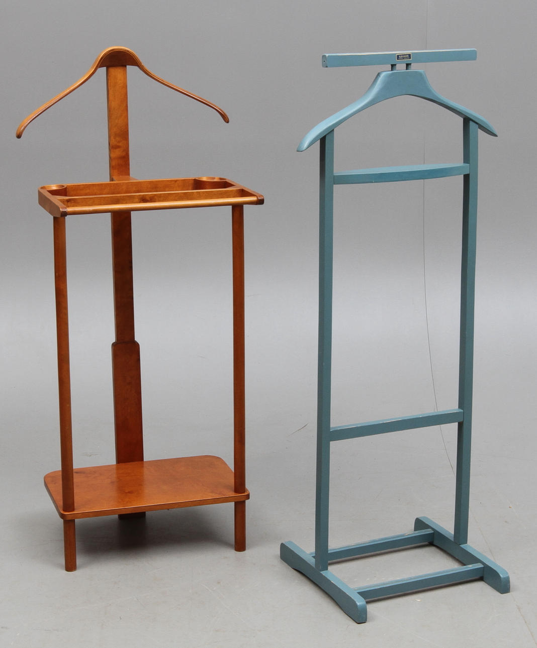 HERRBETJÄNTER, 2 st, varav en Gåvans, Flisby, 1900-tal.