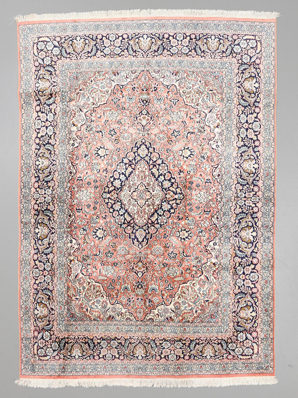 MATTA, Kashmir, silke, 255 x 179 cm.