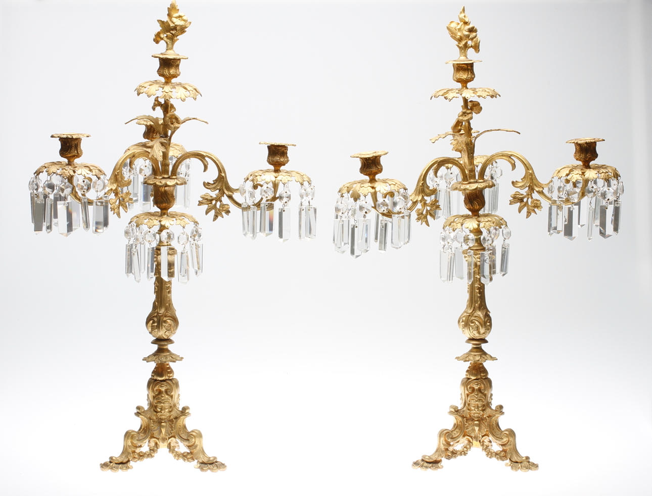 KANDELABRAR, ett par, mässing, Oscarianska, 1800-talets andra hälft.