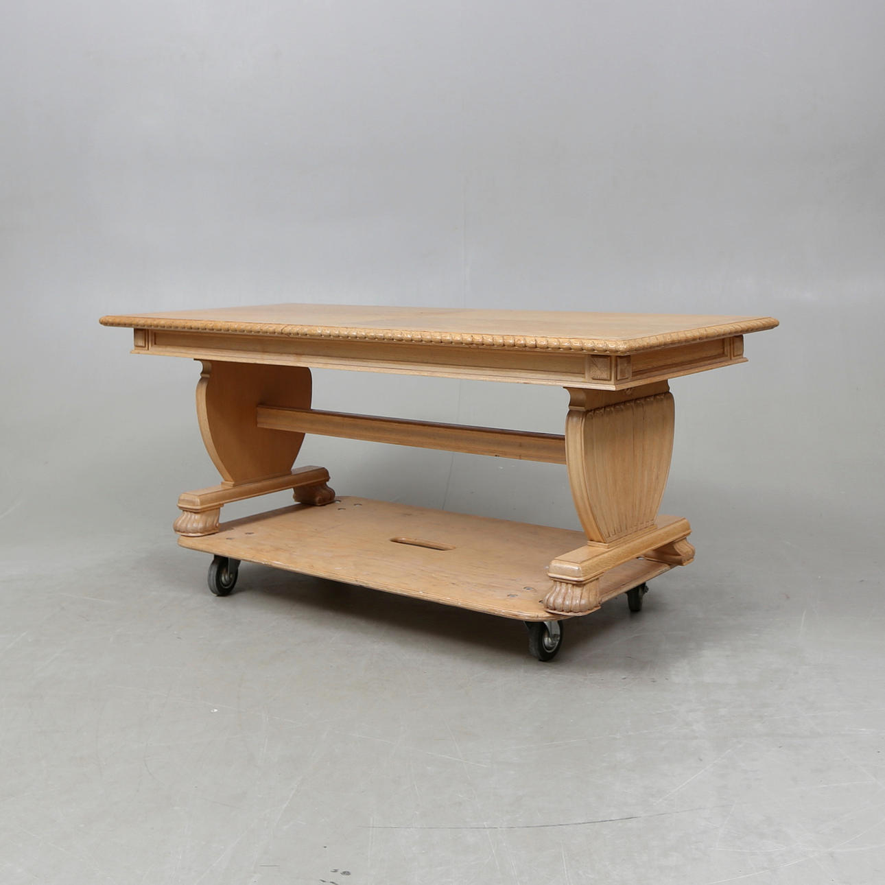 SOFFBORD, Aase Mölle, Ganddal, Norge.