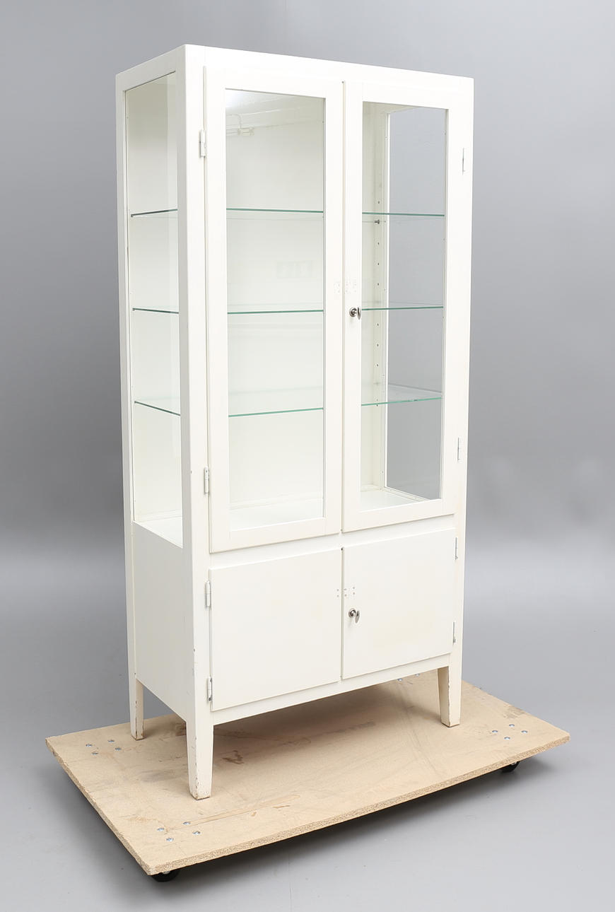 TANDLÄKARSKÅP, 1900-talets första hälft.