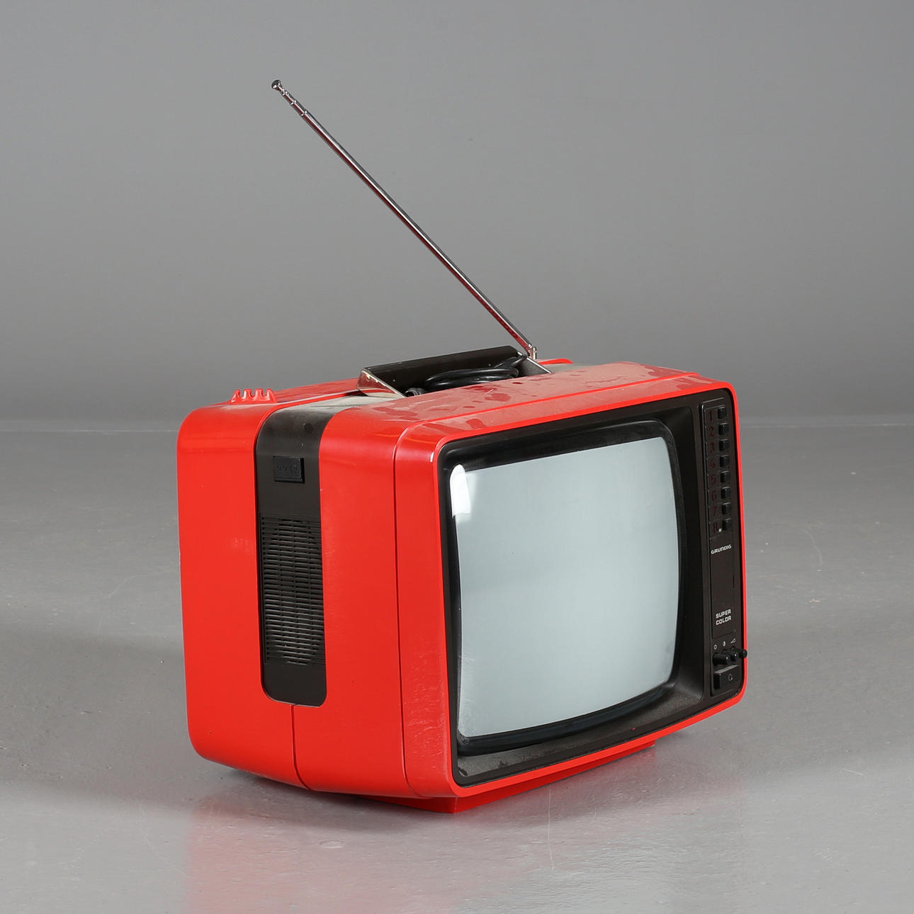 TV, Grundig, super color, 1514 SK, 1970/80. Otros - Técnica moderna y  electrónica - Auctionet