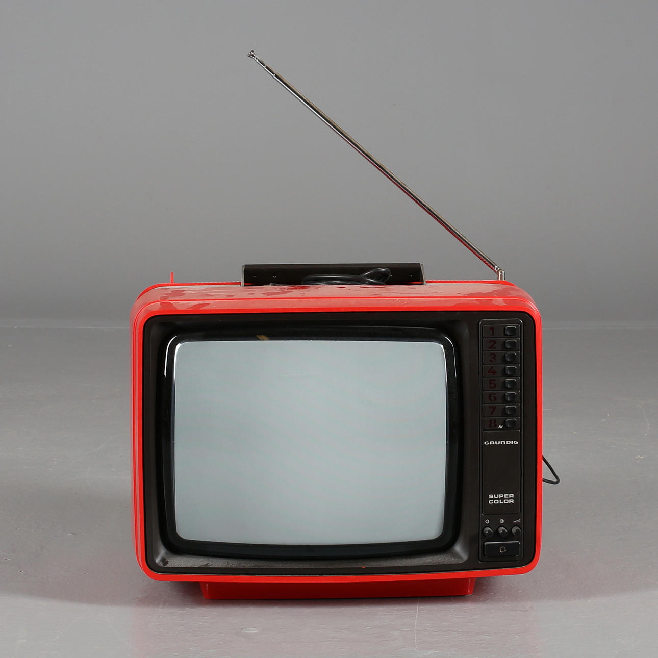 TV, Grundig, super color, 1514 SK, 1970/80. Otros - Técnica moderna y  electrónica - Auctionet