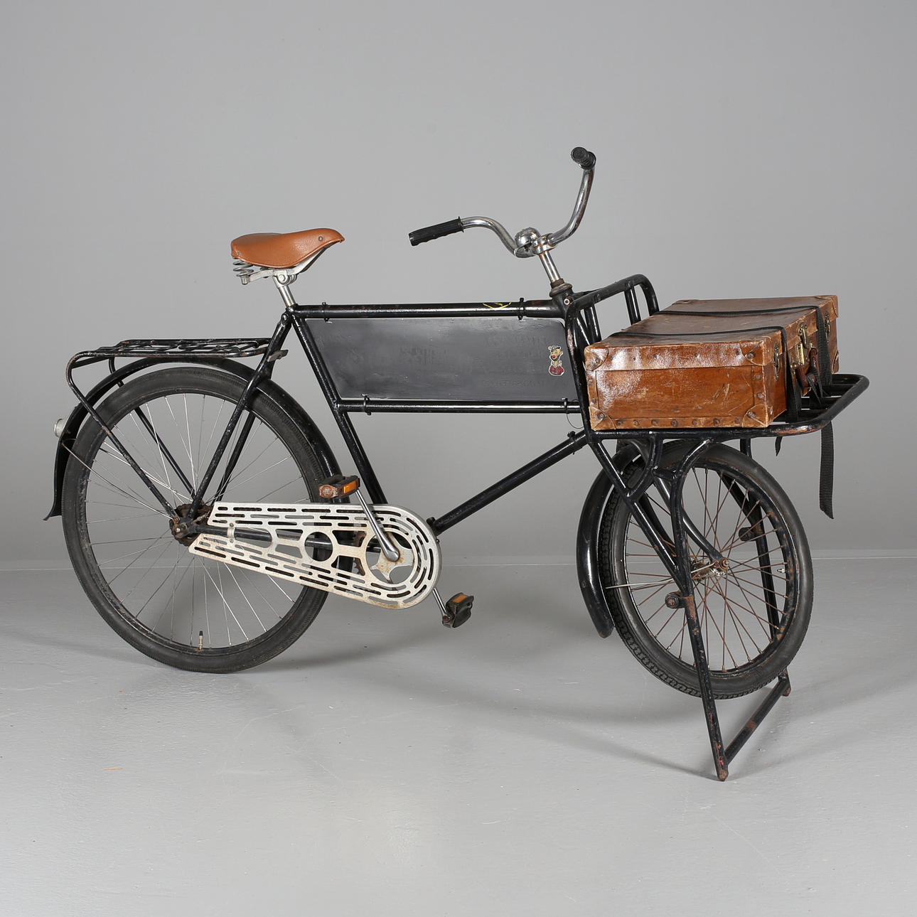 POSTCYKEL, MONARK, 1900-talets första hälft.