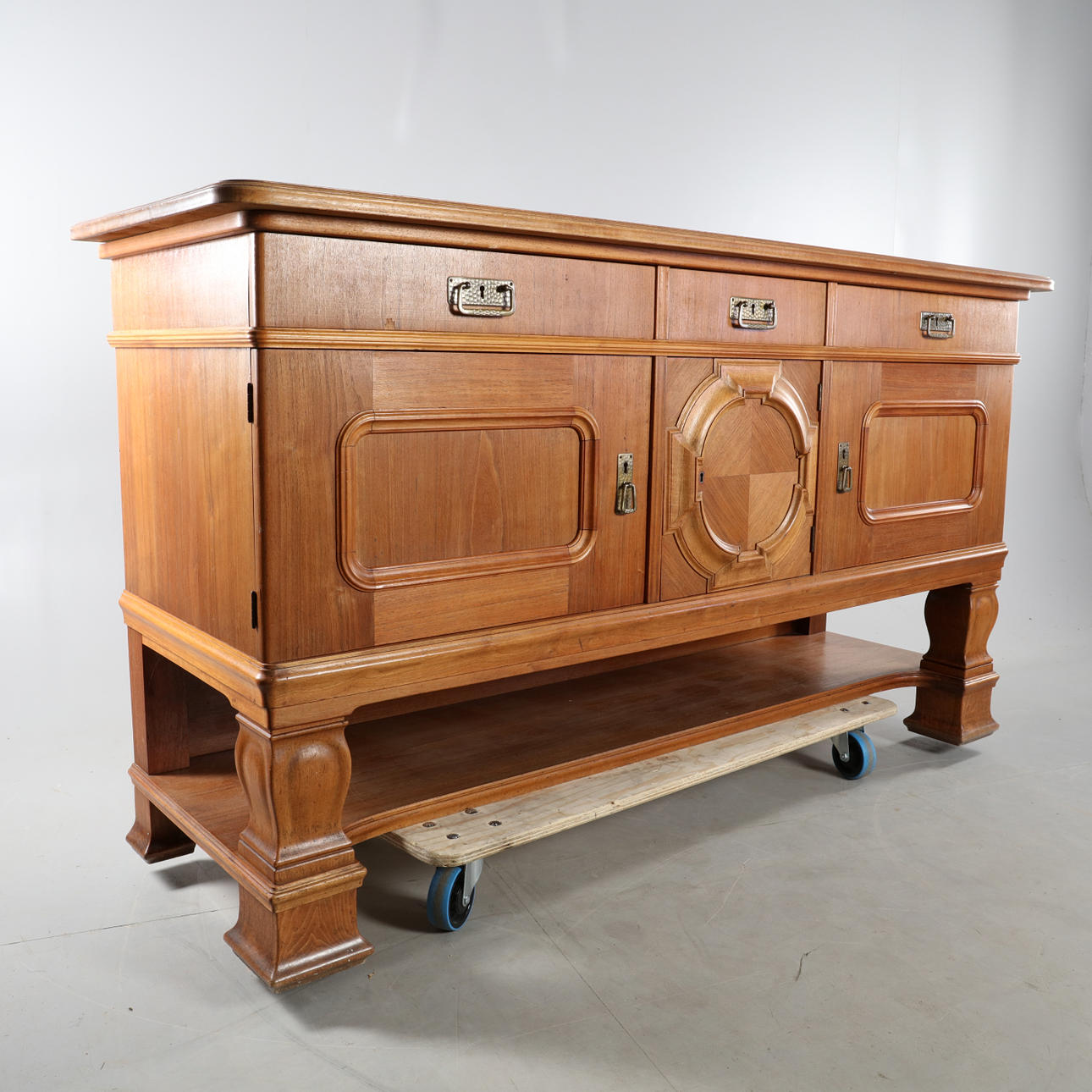 BUFFE/SKÄNK, tidigt 1900-tal.