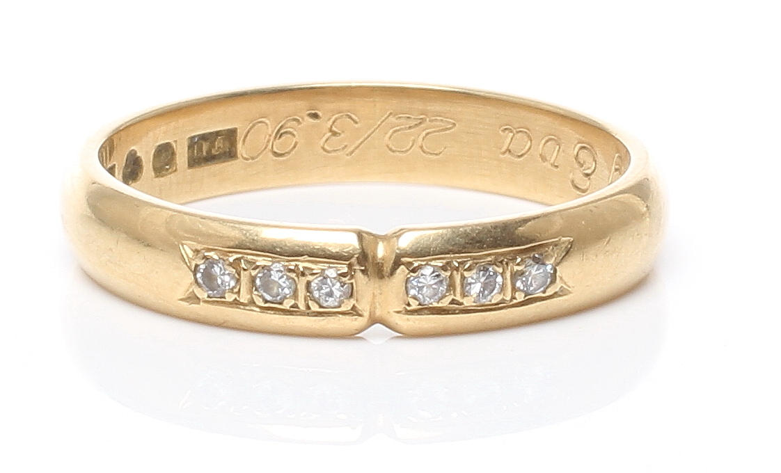 RING, 18k guld med diamanter om tot ca 0,06ct, Flemming Uziel AB Helsingborg 1988.